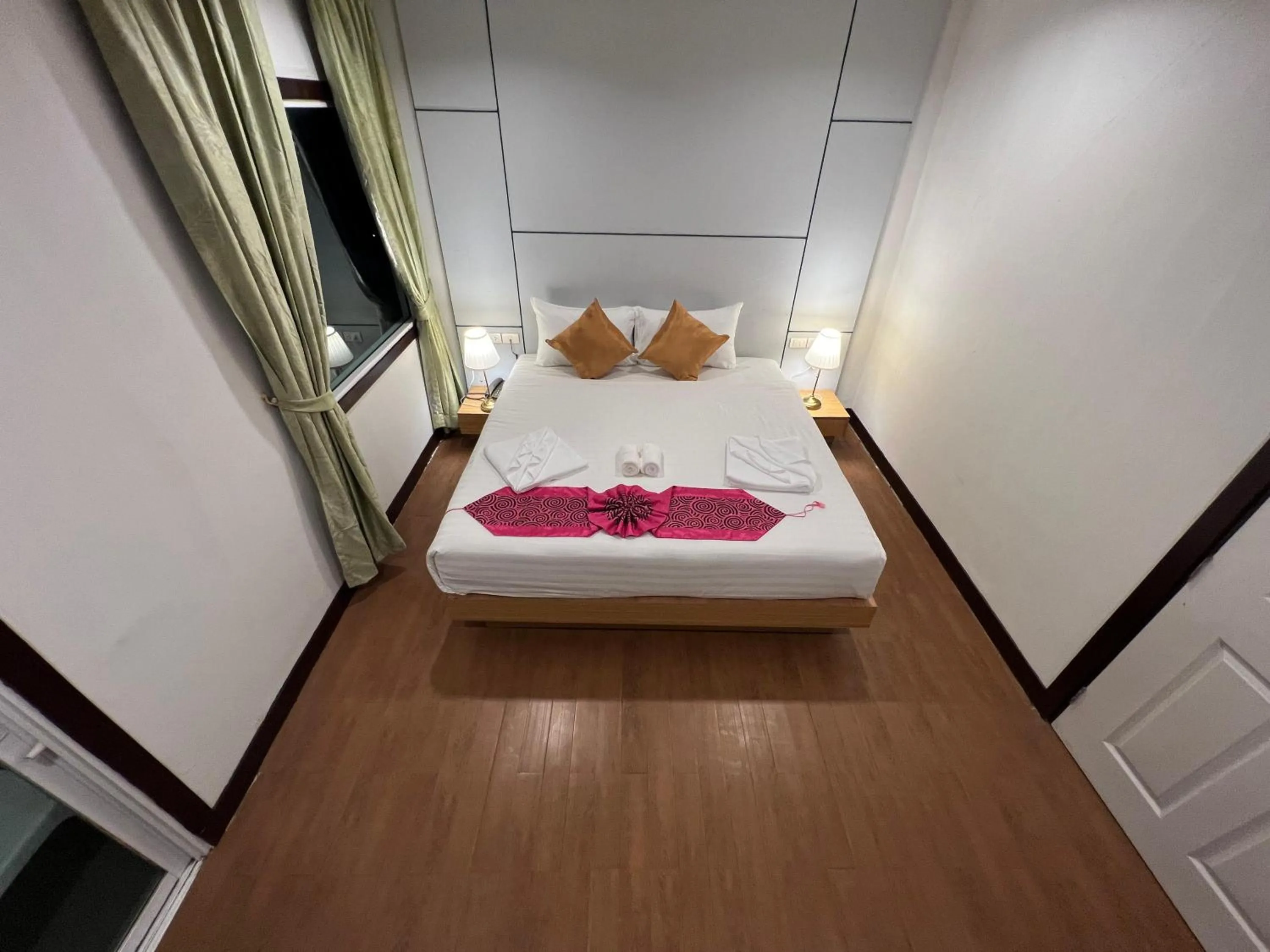 Bedroom, Bed in Zephyr Grand Hotel