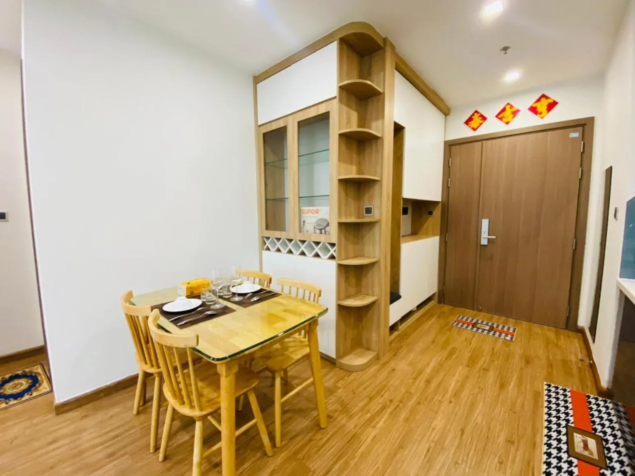 Dining area in Vinhomes Metropolis Harmony Residence