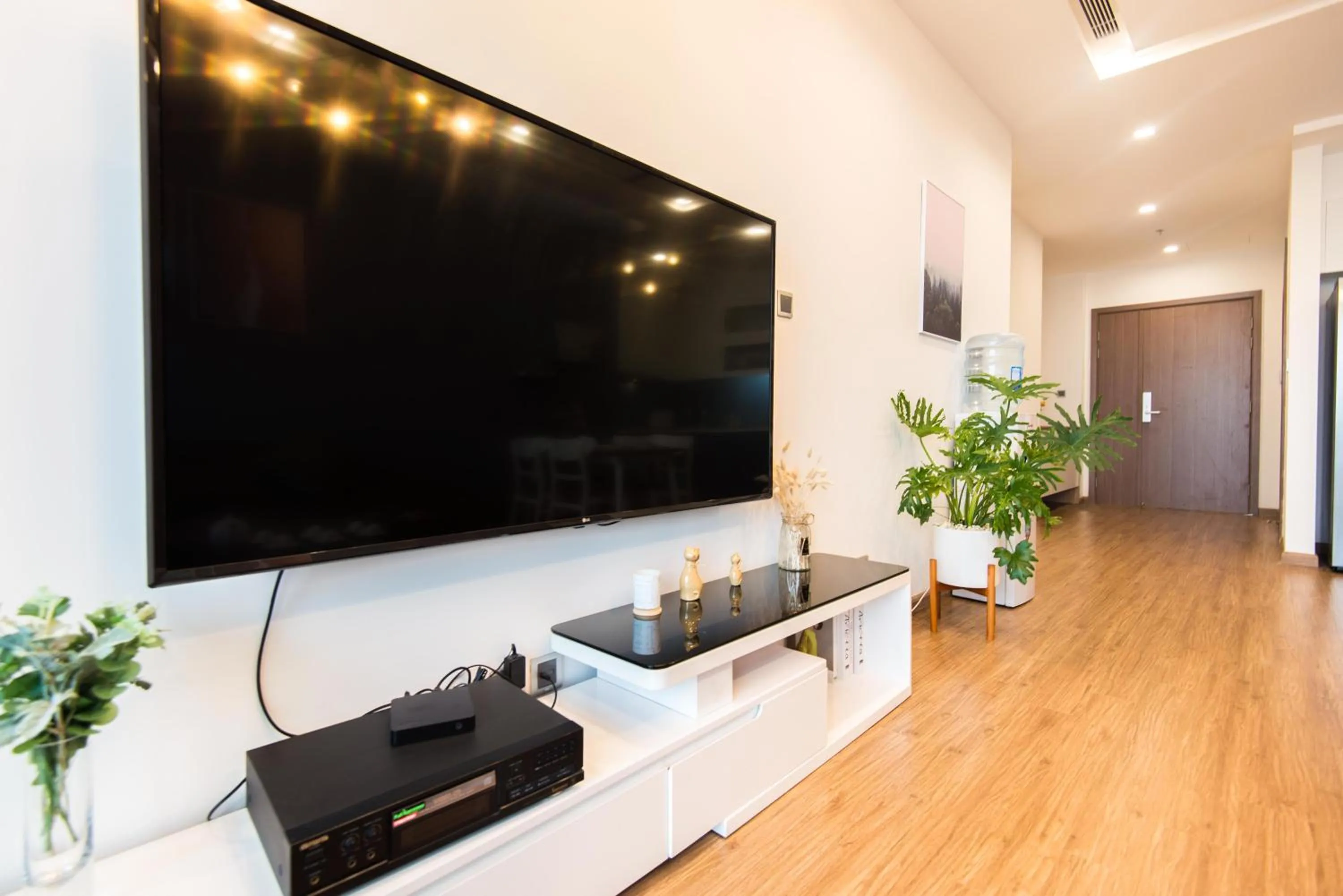 TV and multimedia in Vinhomes Metropolis Harmony Residence