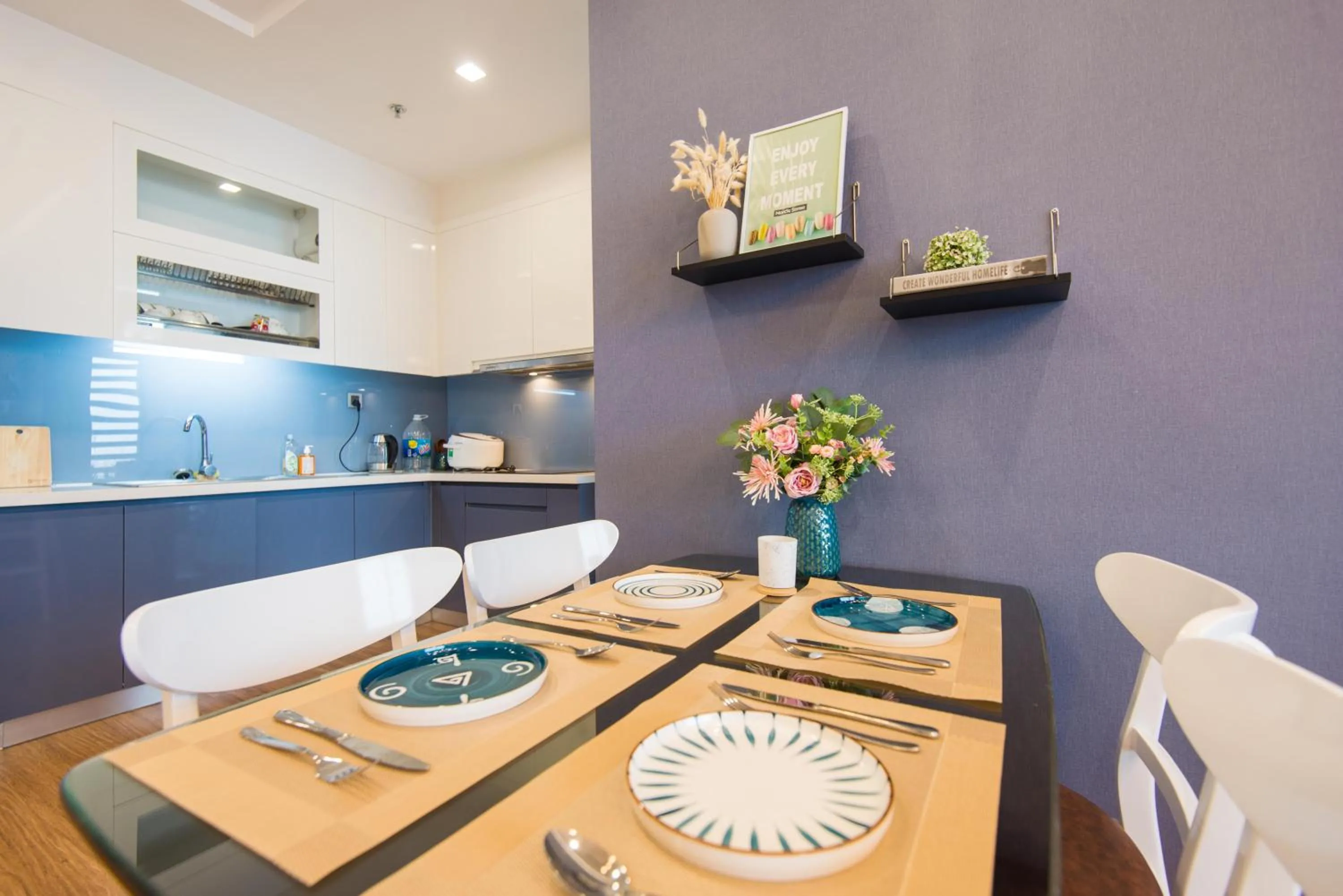 Dining area in Vinhomes Metropolis Harmony Residence