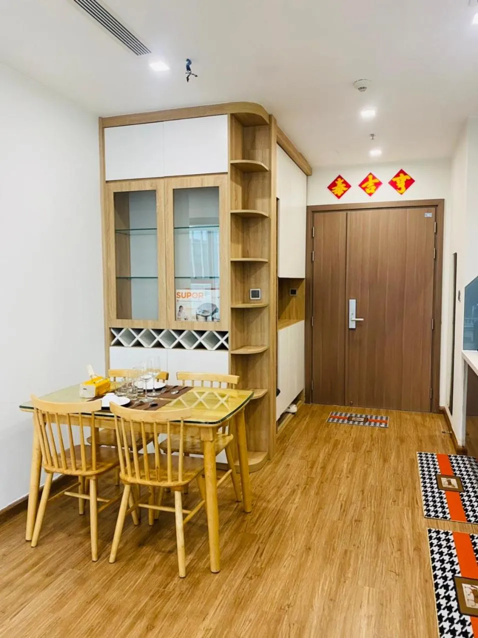 Dining area in Vinhomes Metropolis Harmony Residence