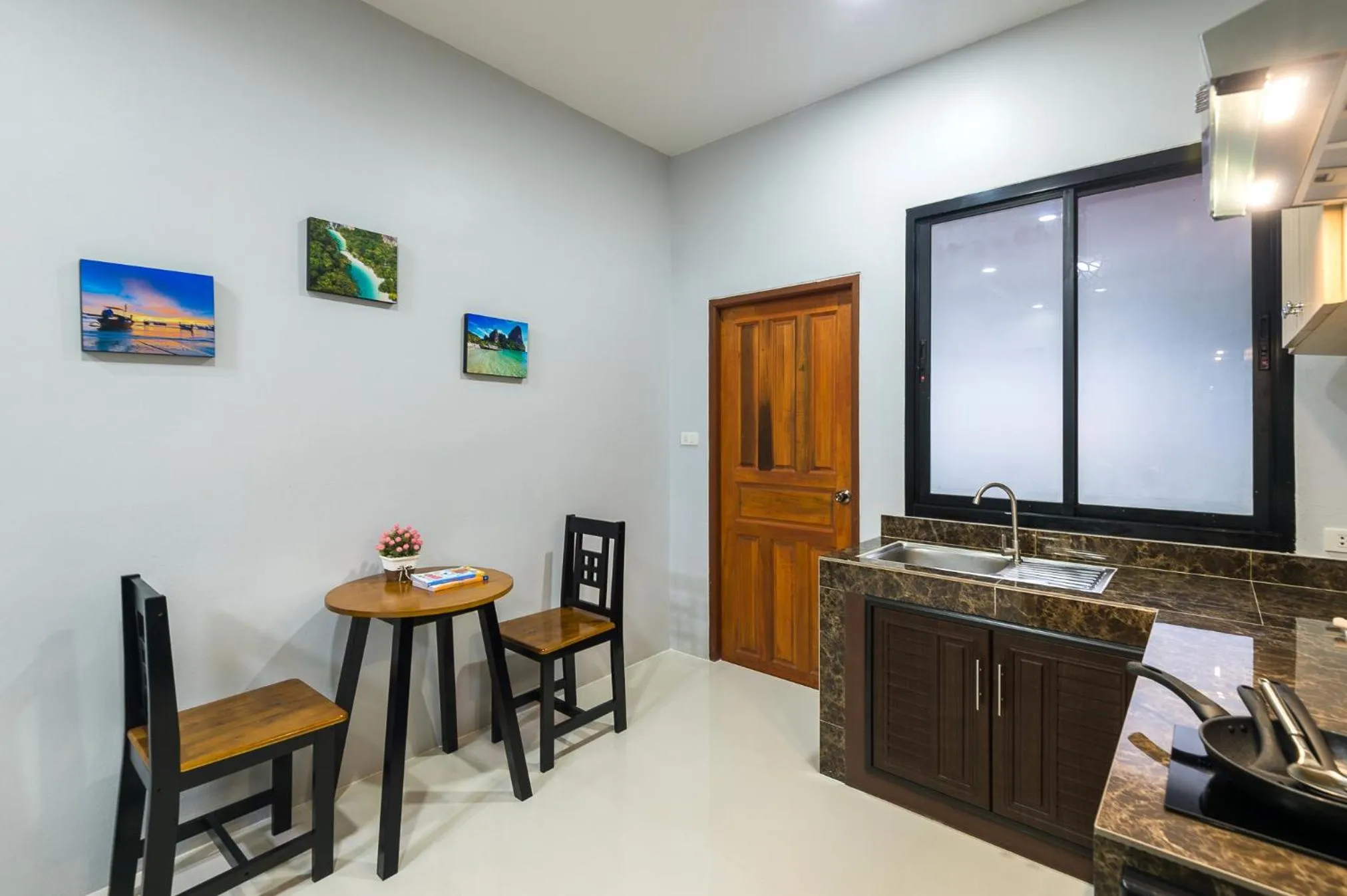 Kitchen or kitchenette in Mook Anda Villa