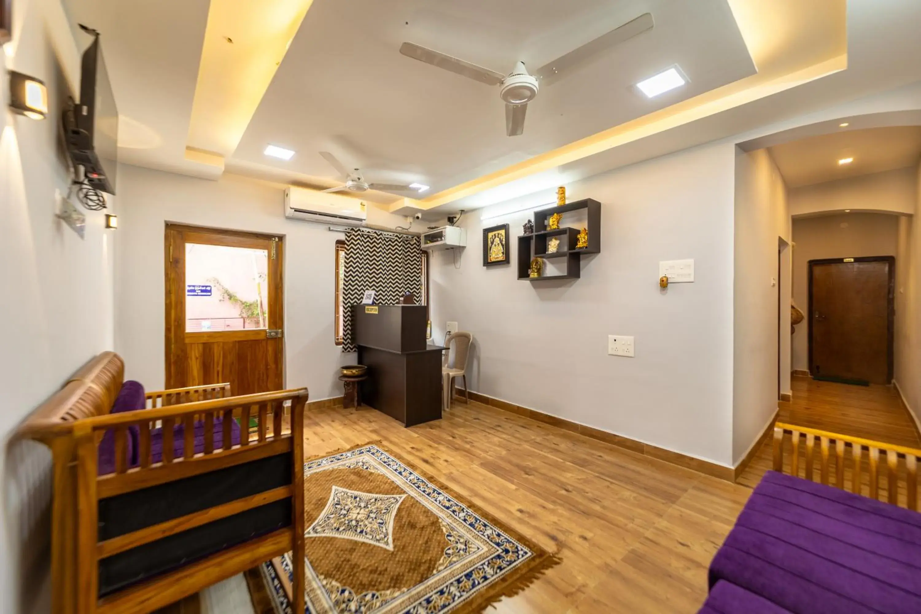 Facade/entrance in Lax Residency, White Town, Pondicherry Facade/entrance in Lax Residency, White Town, Pondicherry