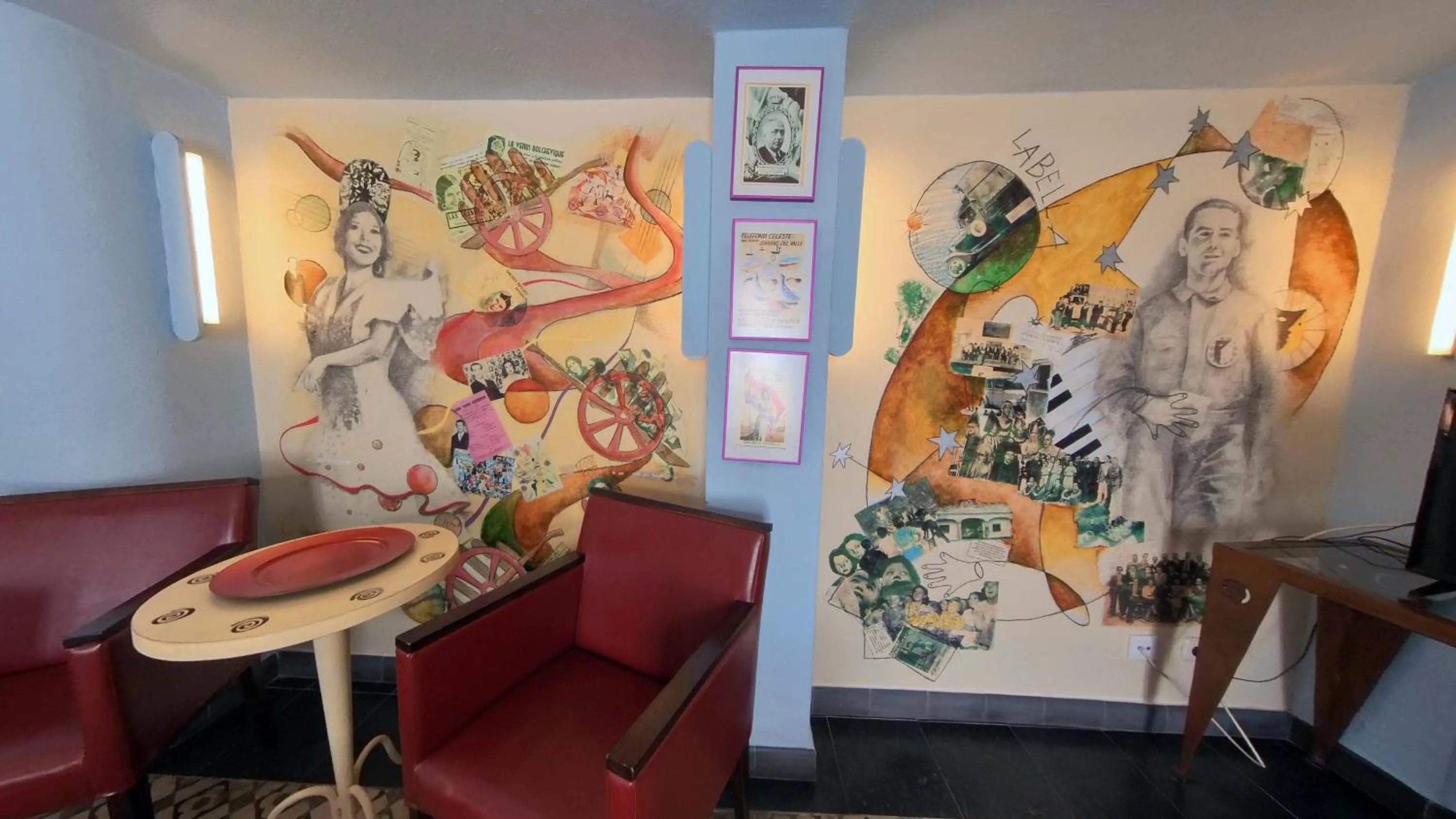 Photo of the whole room in Hotel Utopía