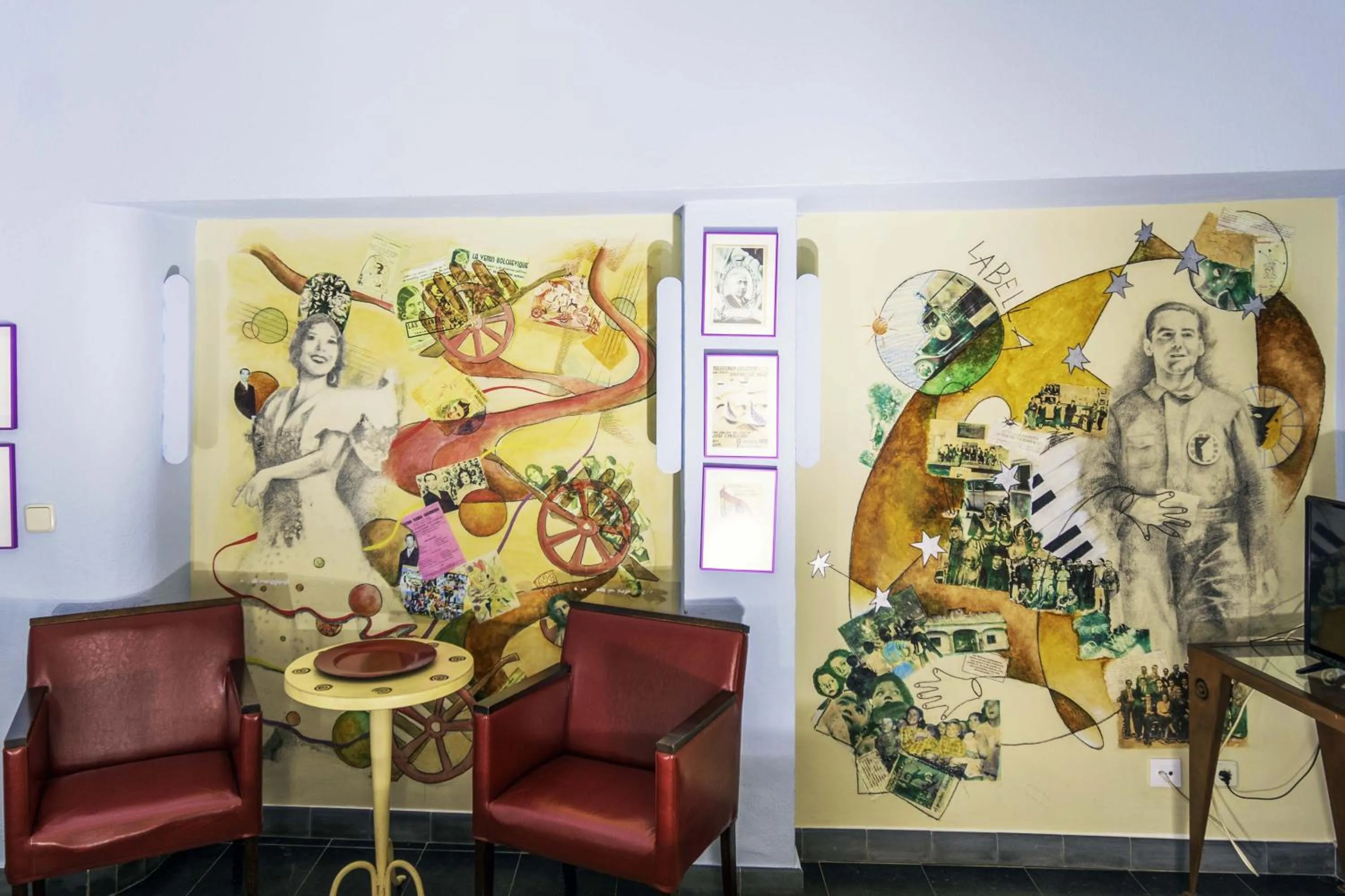 Photo of the whole room in Hotel Utopía