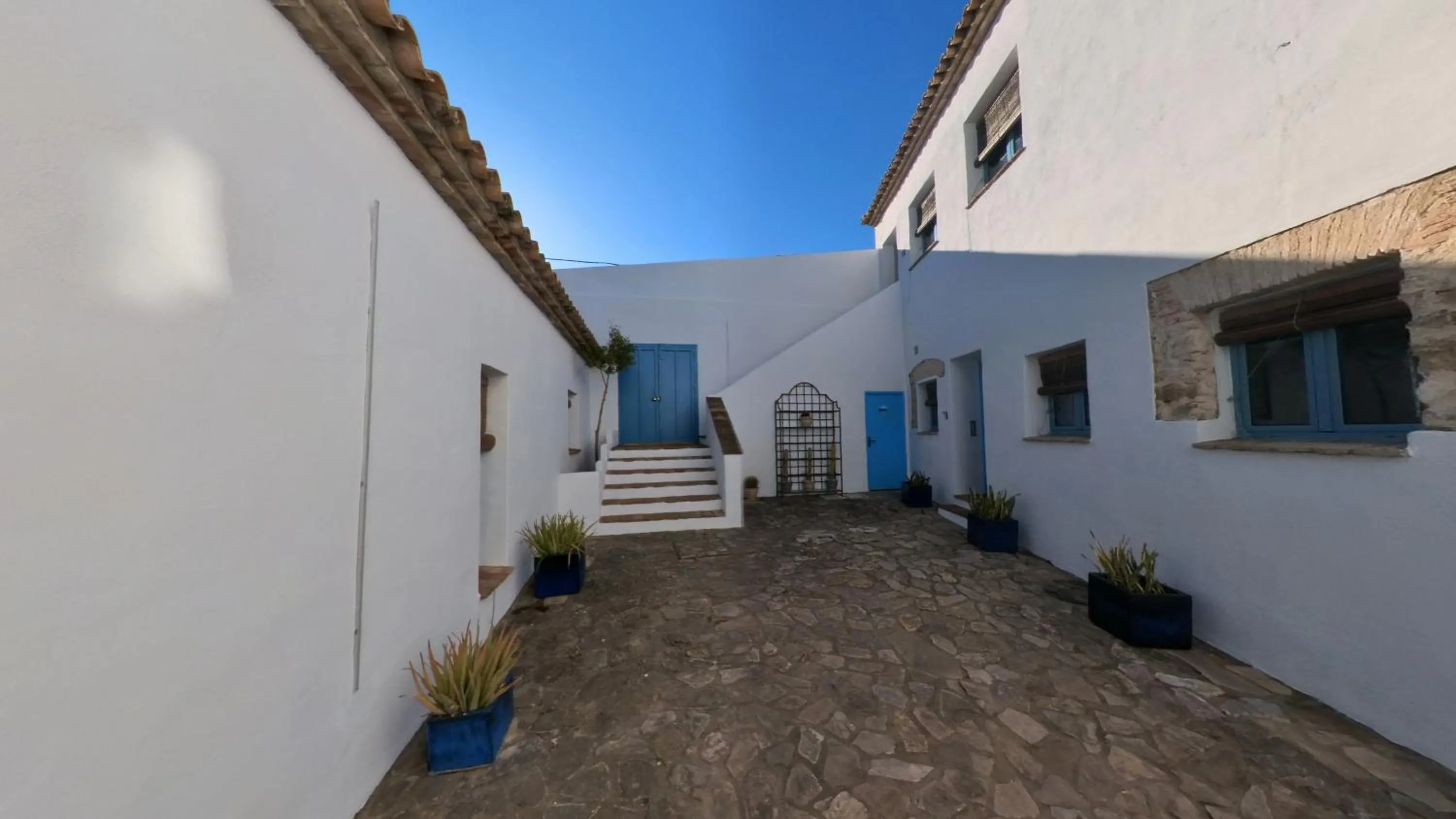 Property building in Hotel Utopía