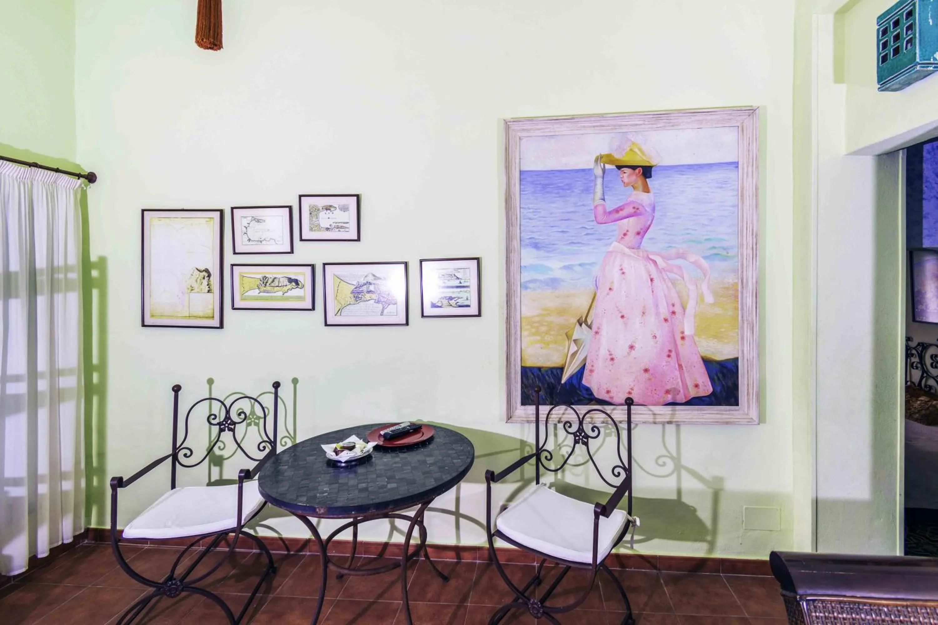 Seating area in Hotel Utopía