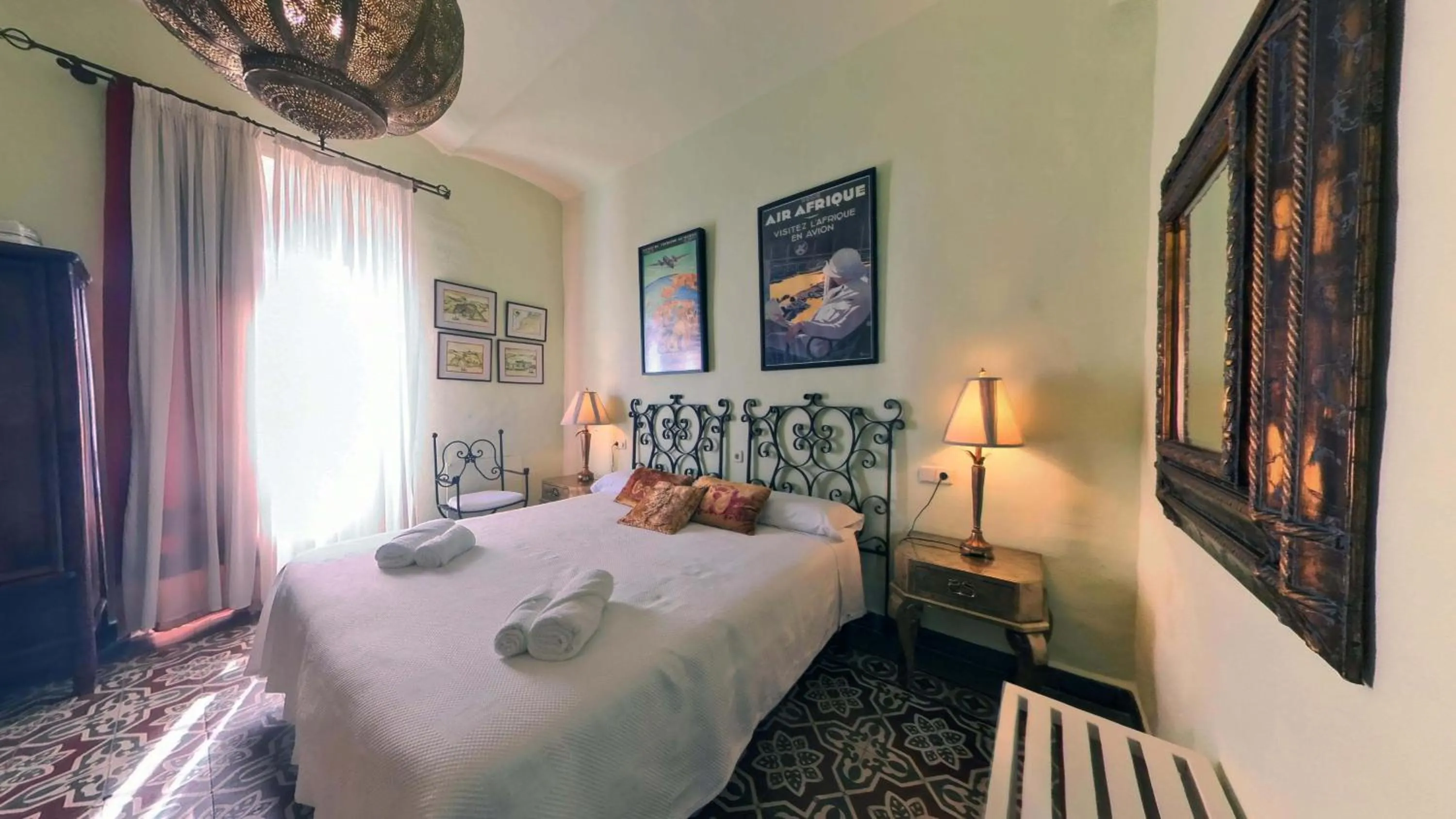 Photo of the whole room, Bed in Hotel Utopía