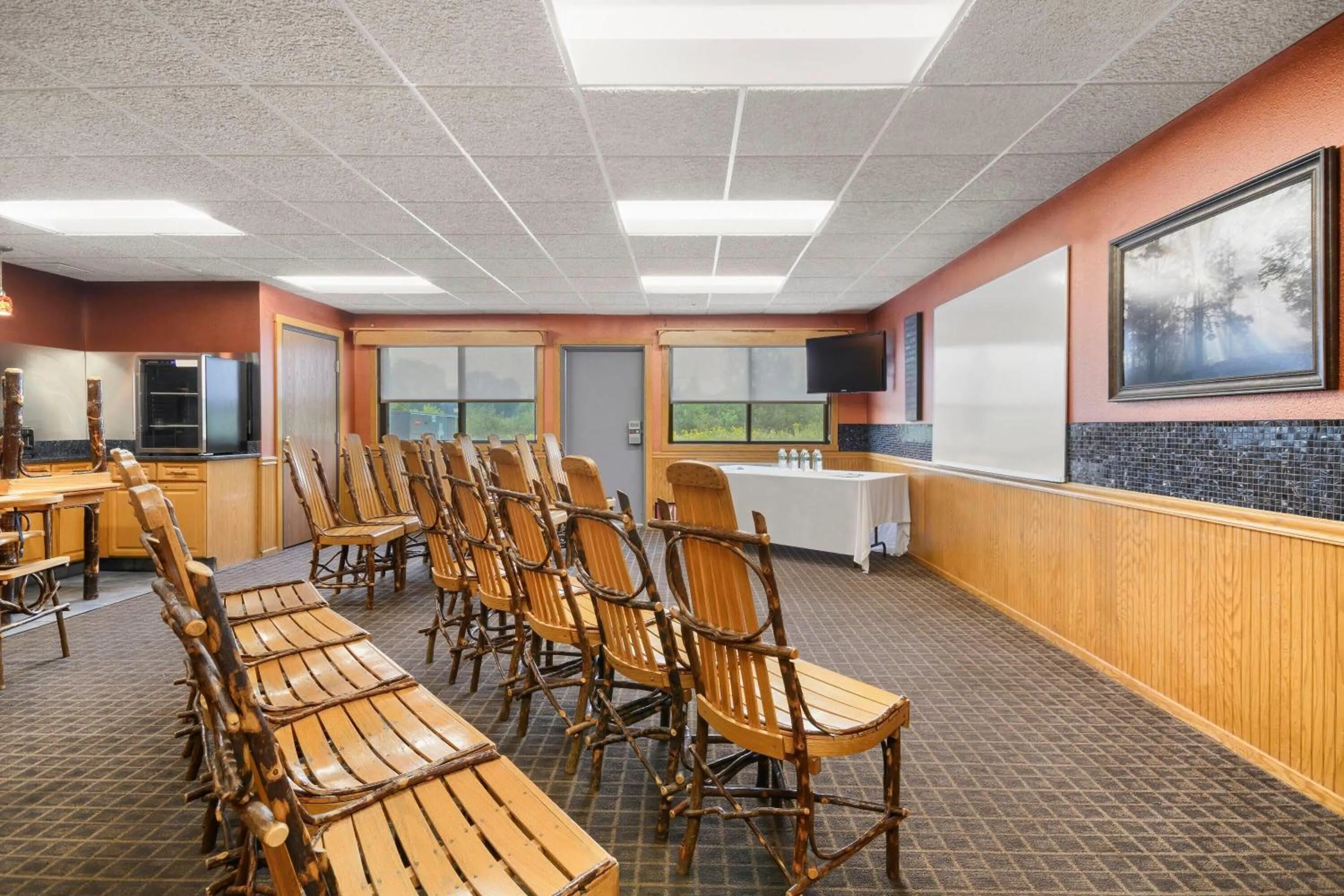 Meeting/conference room in Super 8 by Wyndham Eveleth