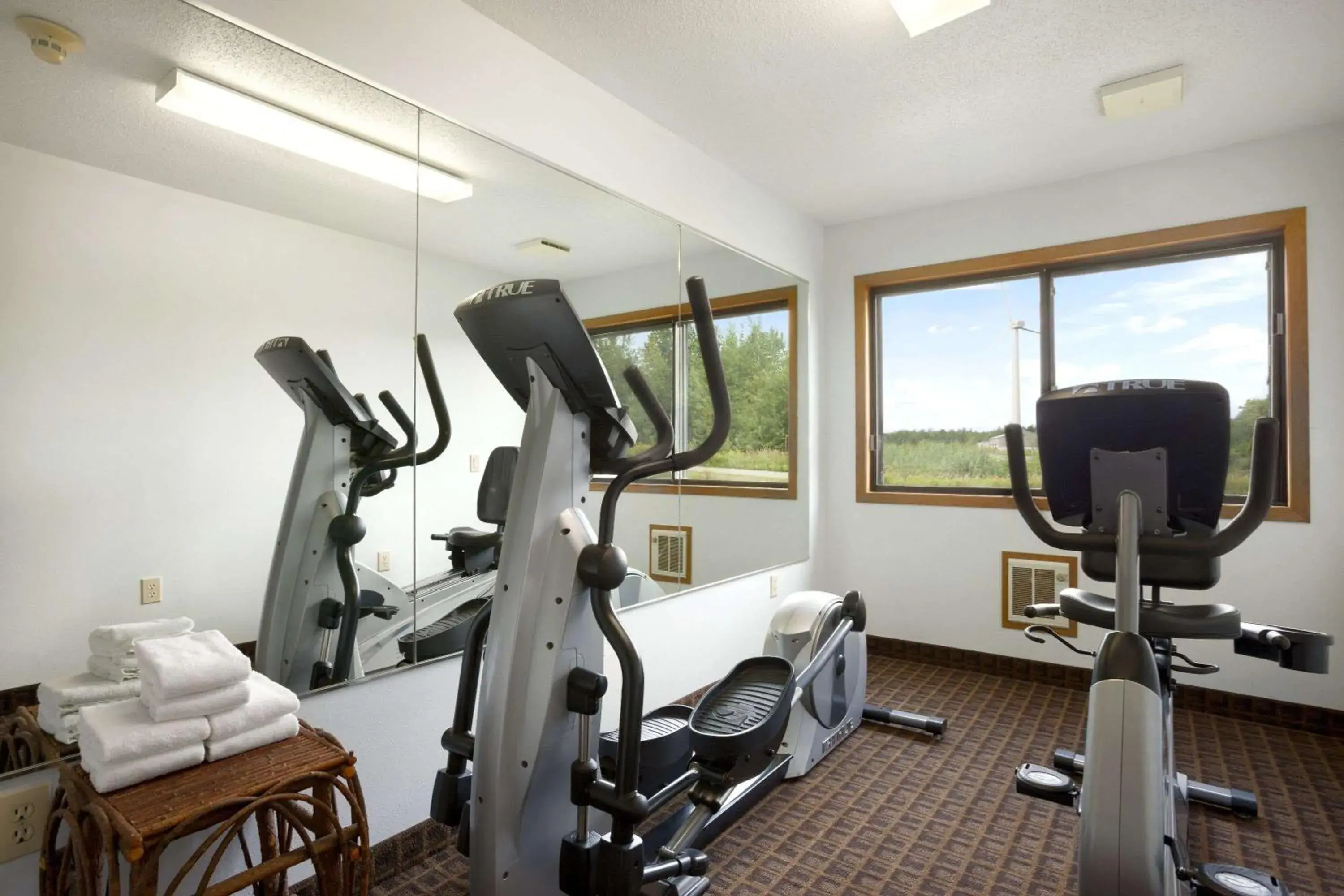 Fitness centre/facilities in Super 8 by Wyndham Eveleth Fitness centre/facilities in Super 8 by Wyndham Eveleth