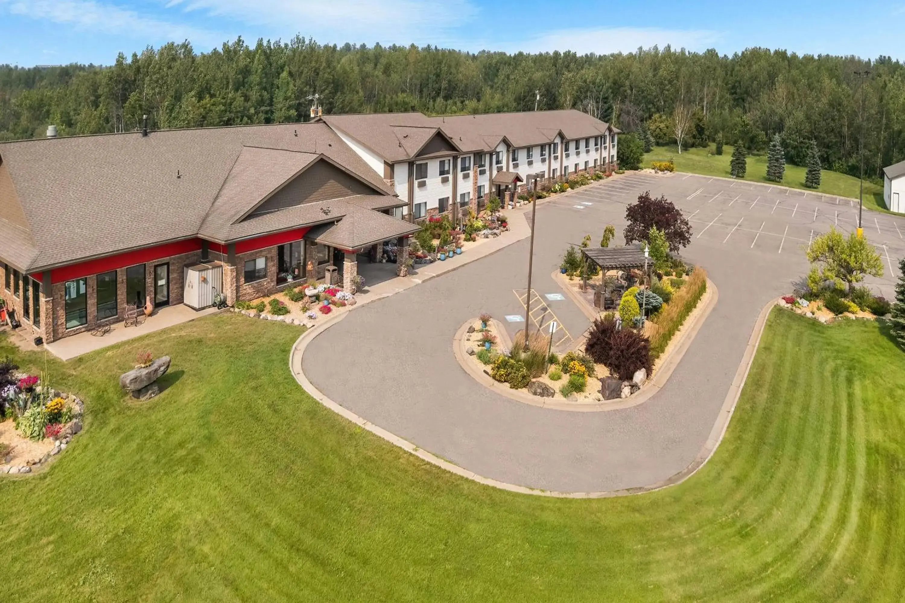 Property building in Super 8 by Wyndham Eveleth Property building in Super 8 by Wyndham Eveleth