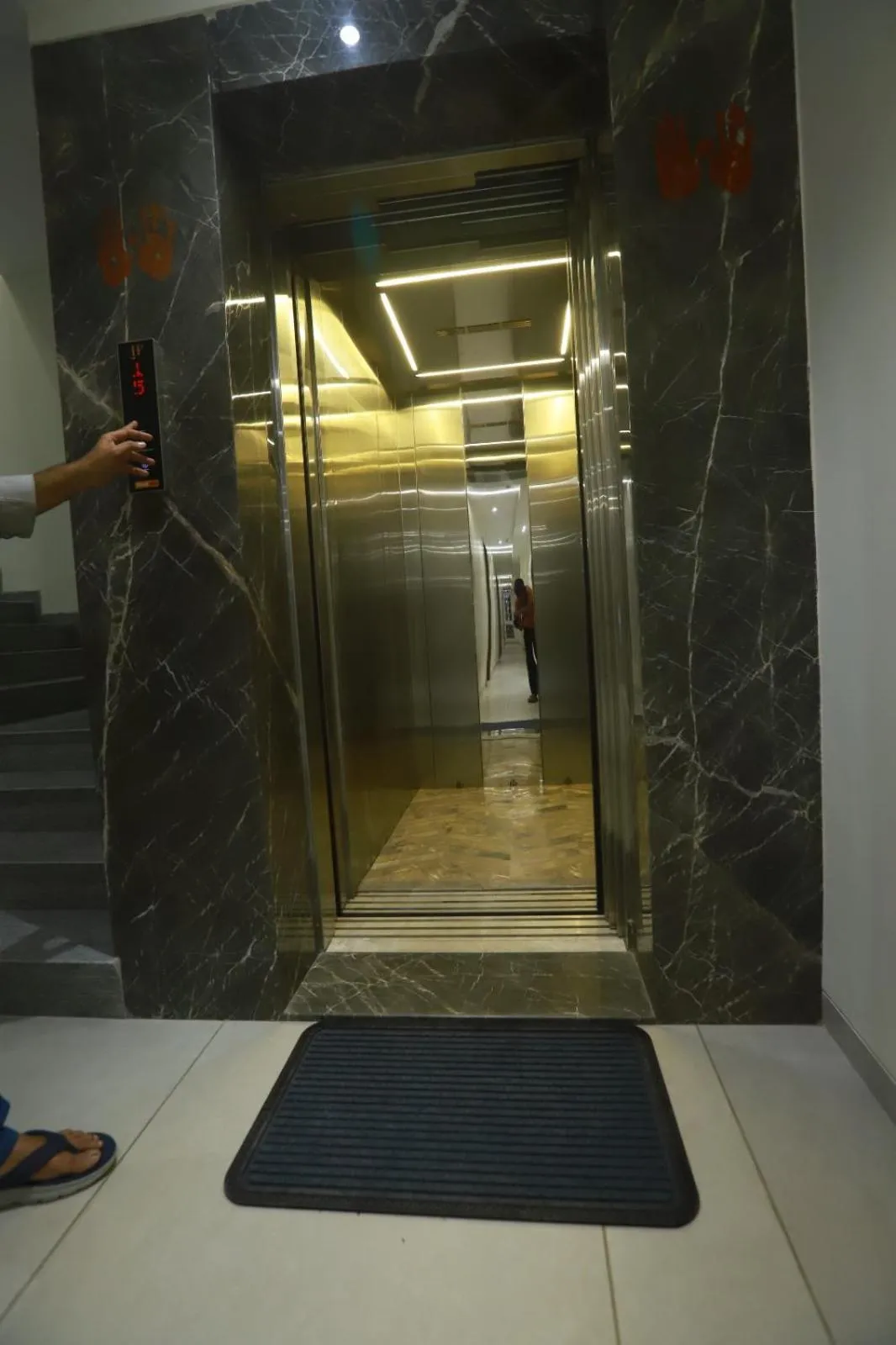 elevator in RIDDHI EXECUTIVE