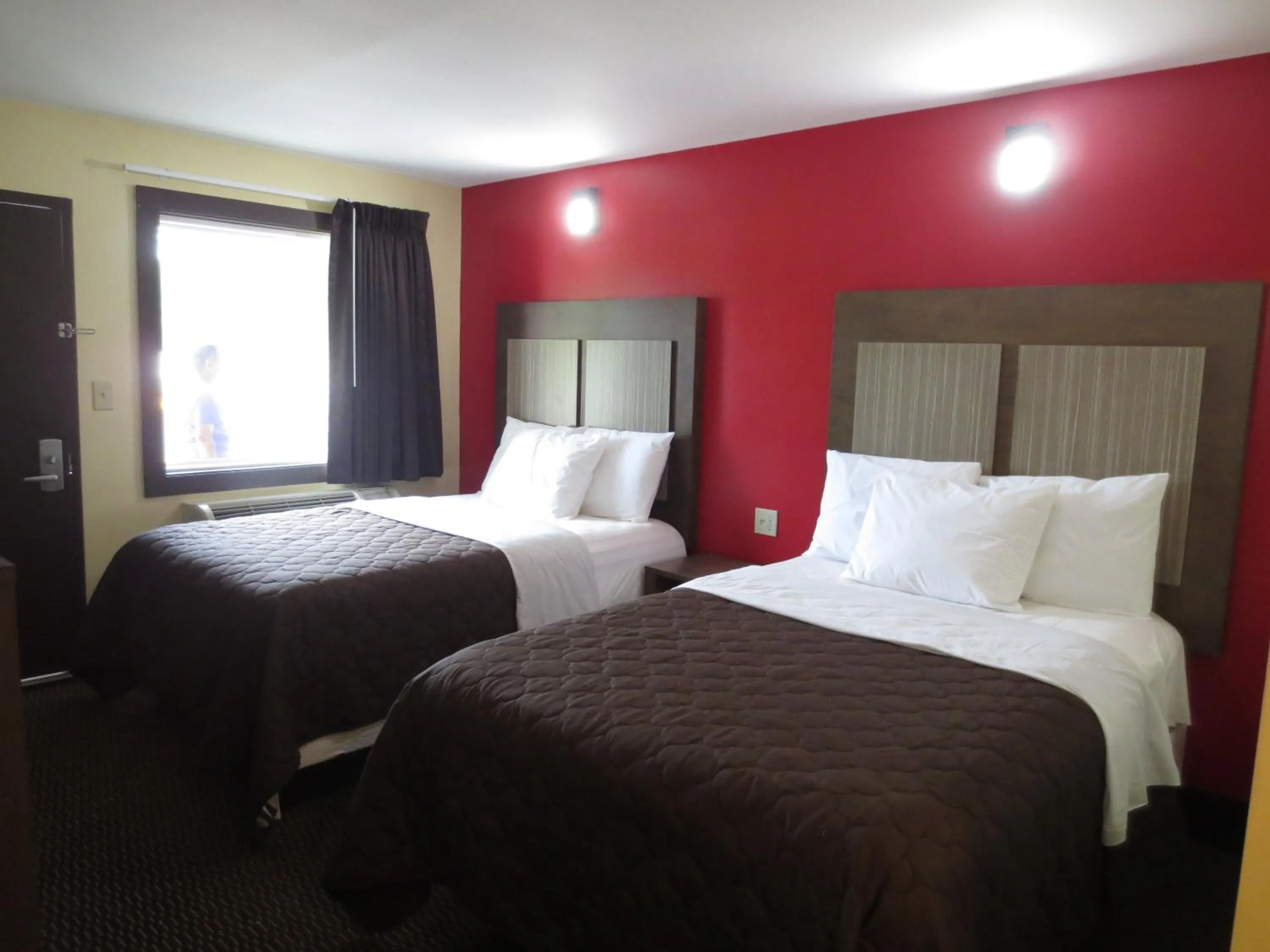 Bed in Brick Motor Inn