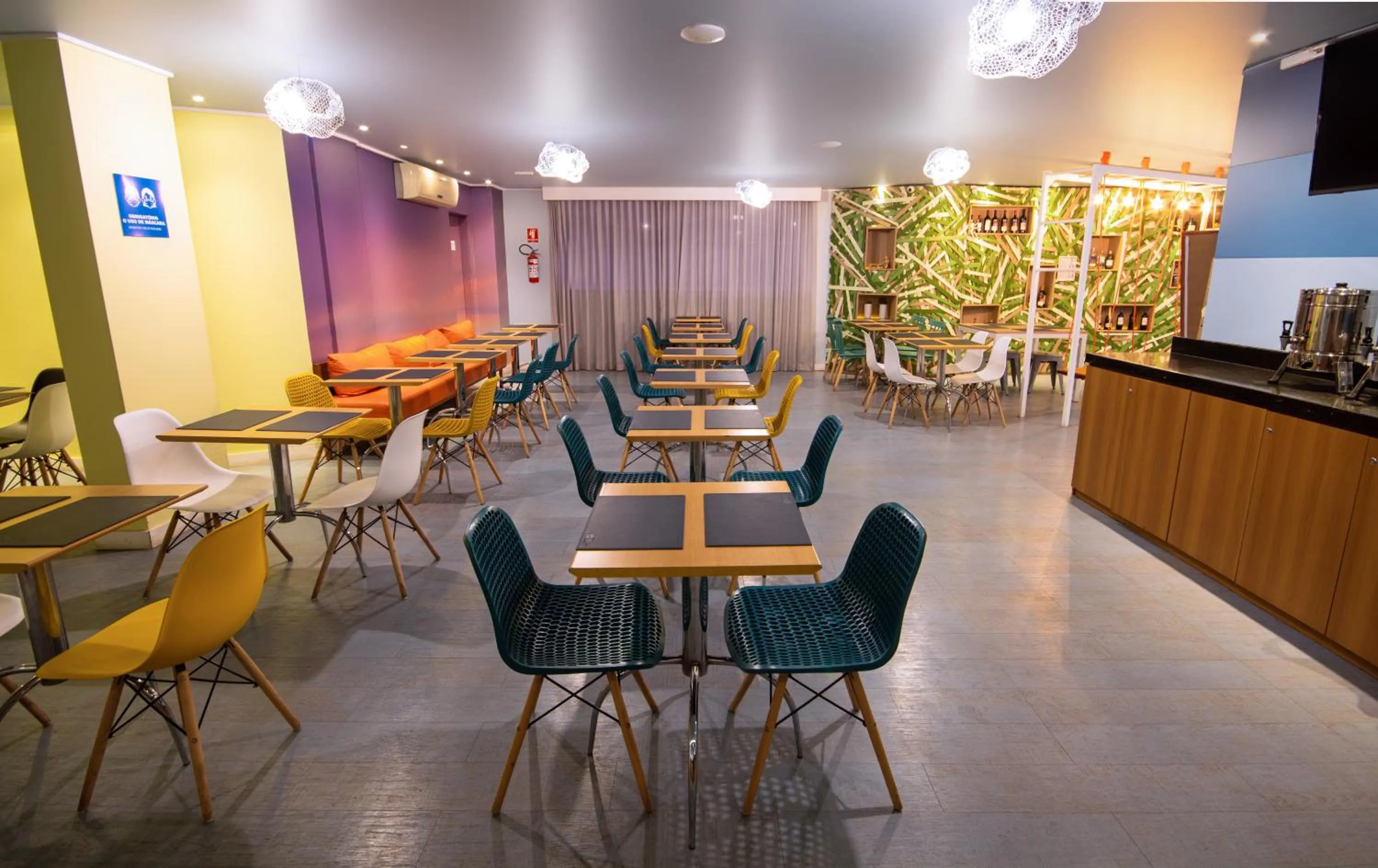 Restaurant/places to eat in Hotel Dan Inn São Carlos By Nacional Inn