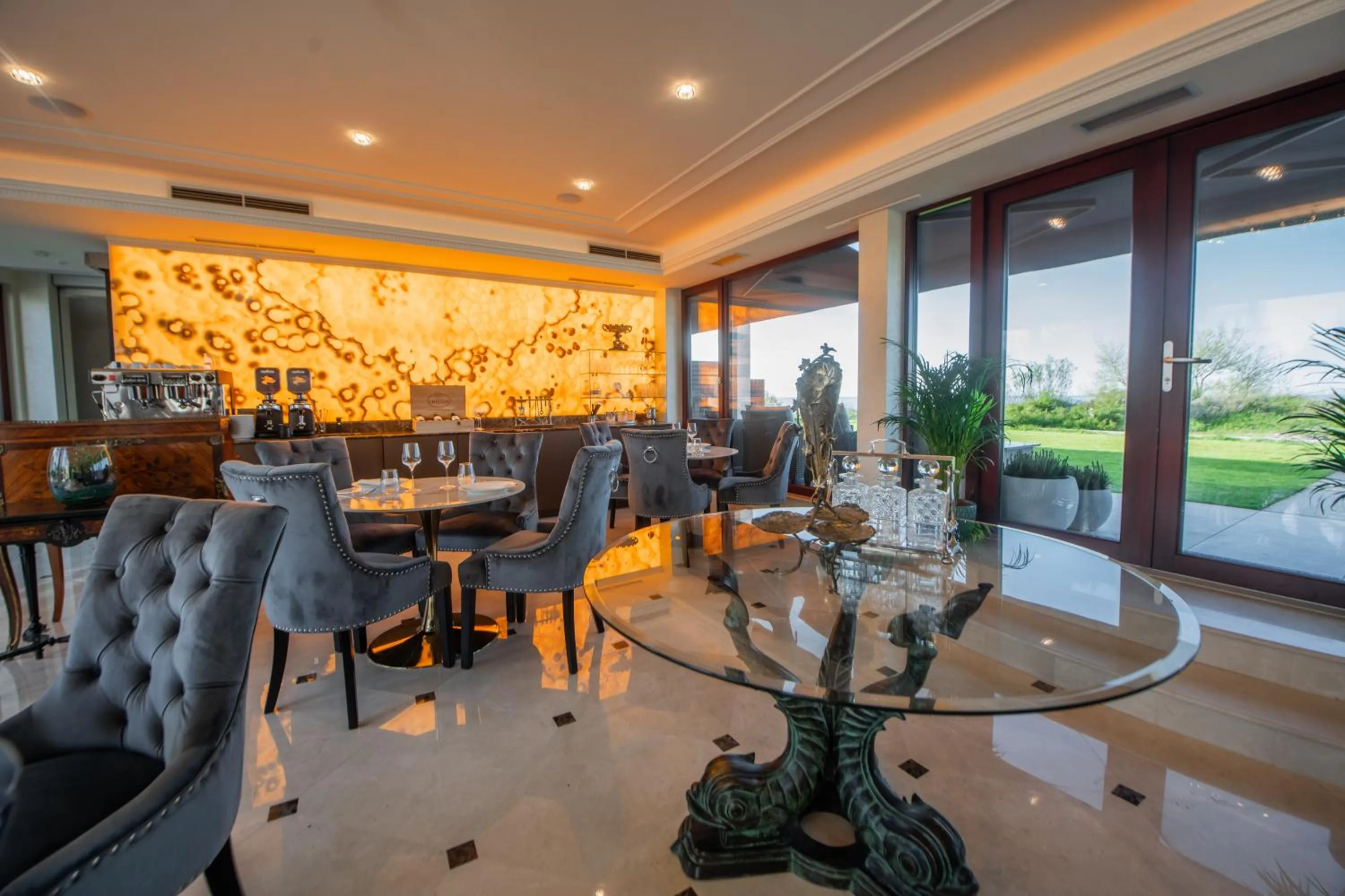 Amber VIP Hotel