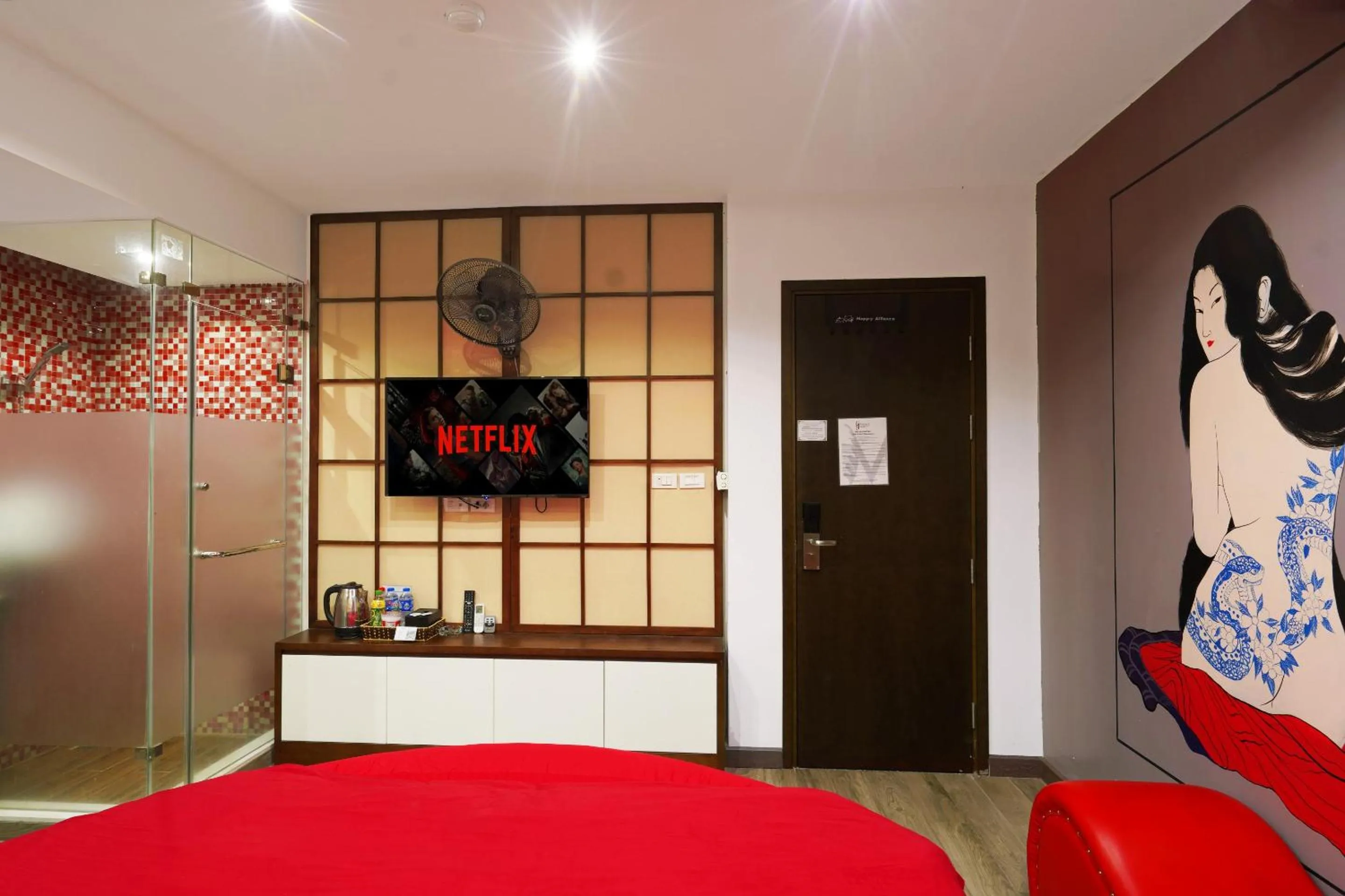 TV and multimedia, Bed in 69 Boutique by Minova