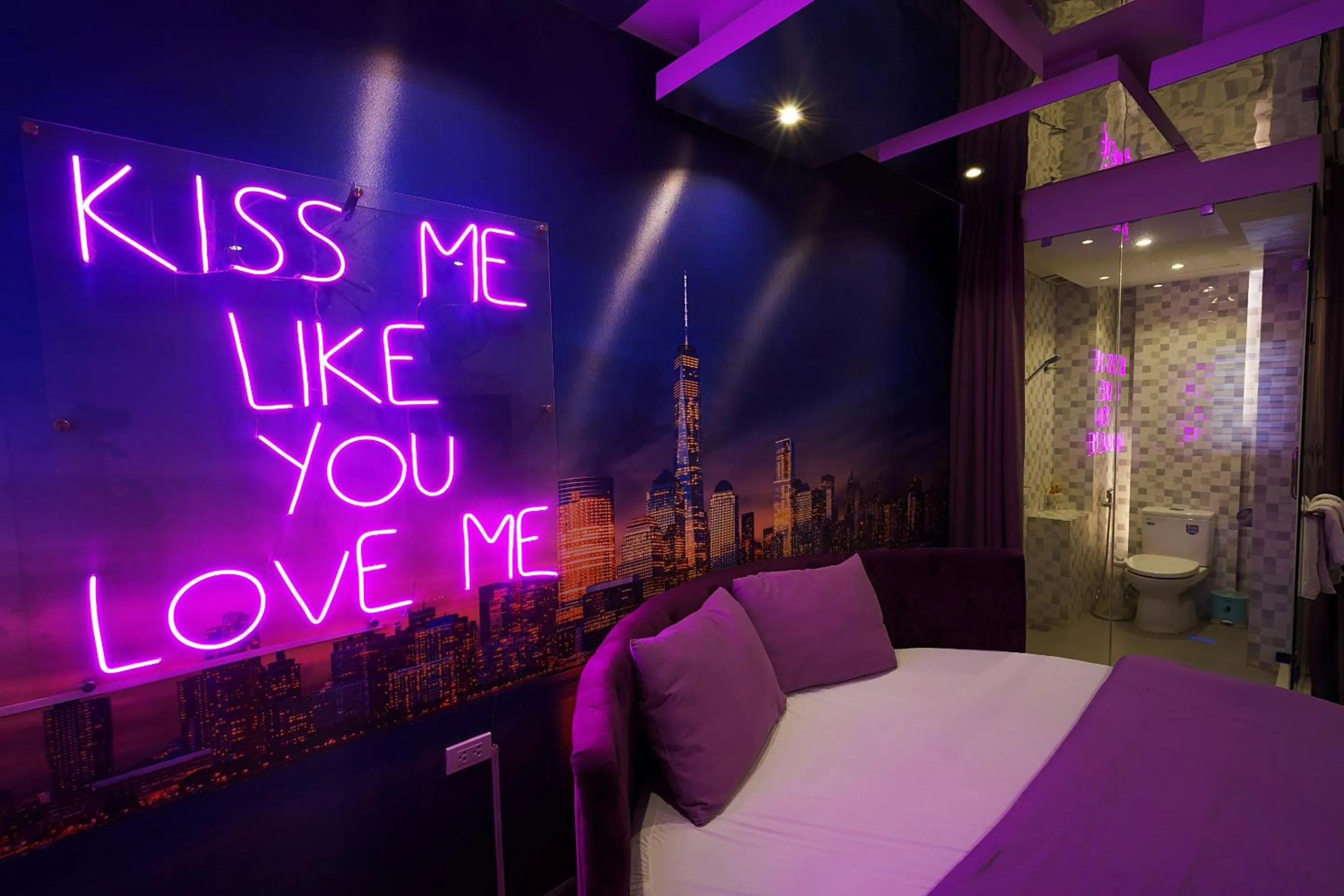 Bathroom, Bed in 69 Boutique by Minova