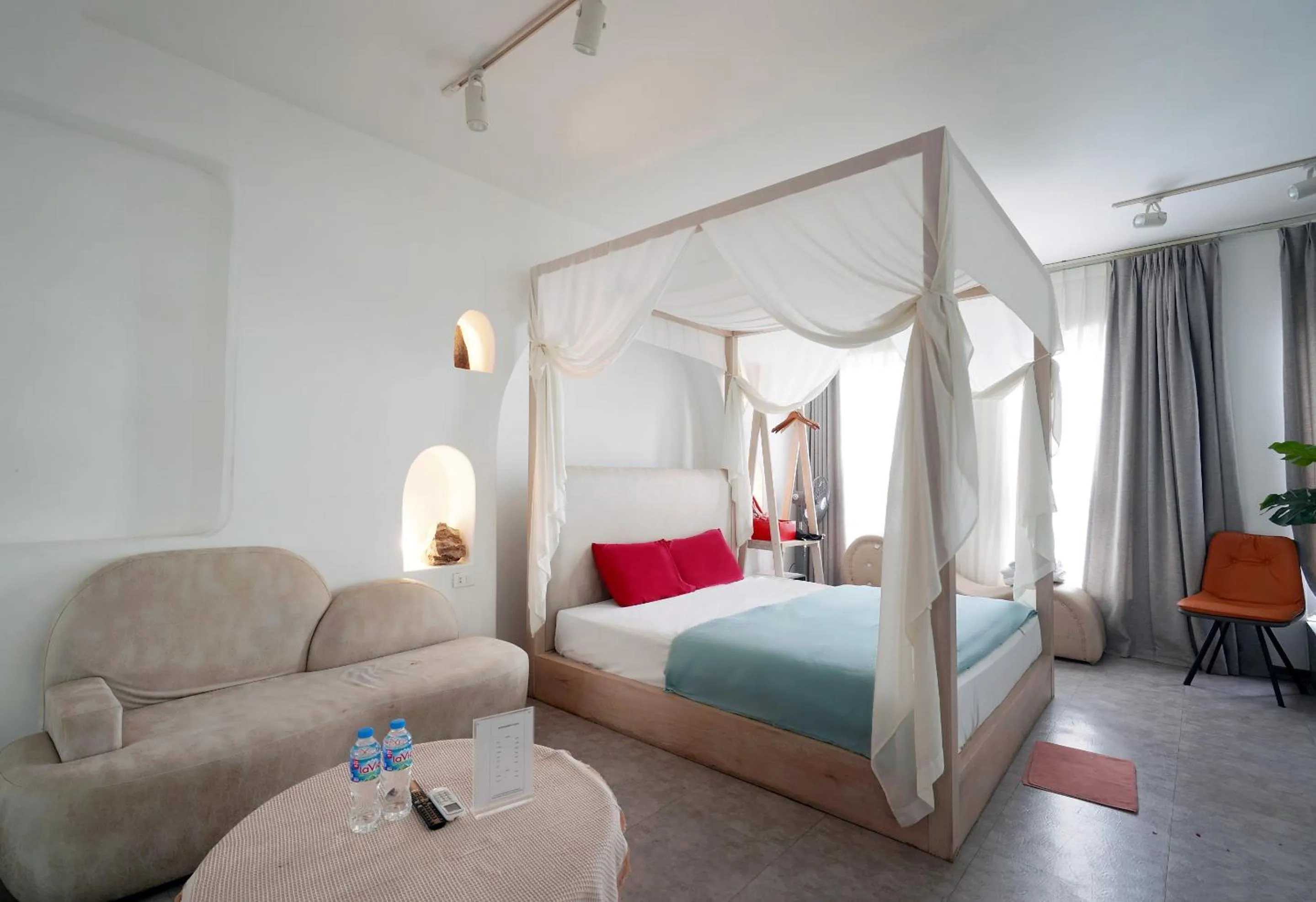 Bed in 69 Boutique by Minova