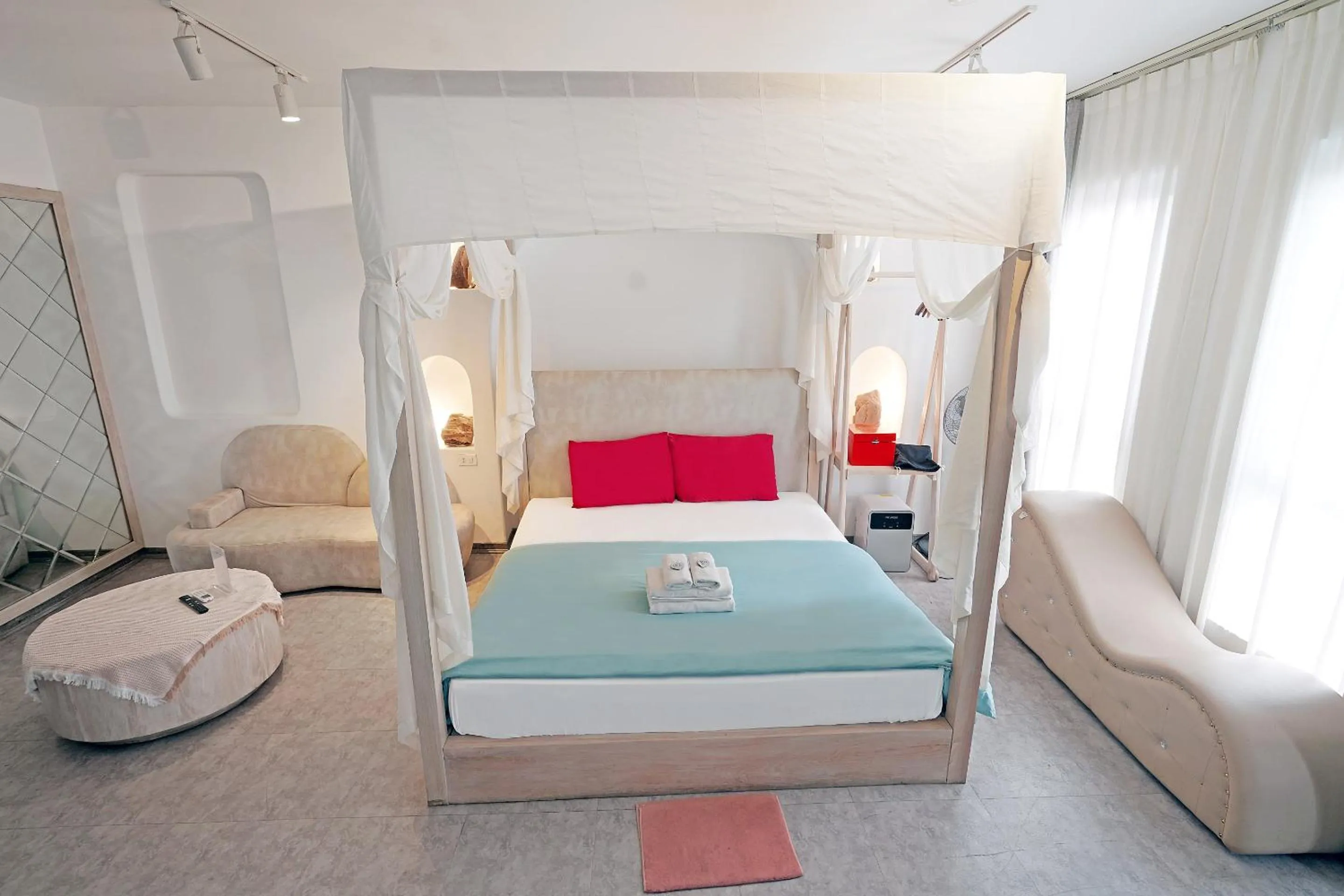 Photo of the whole room, Bed in 69 Boutique by Minova