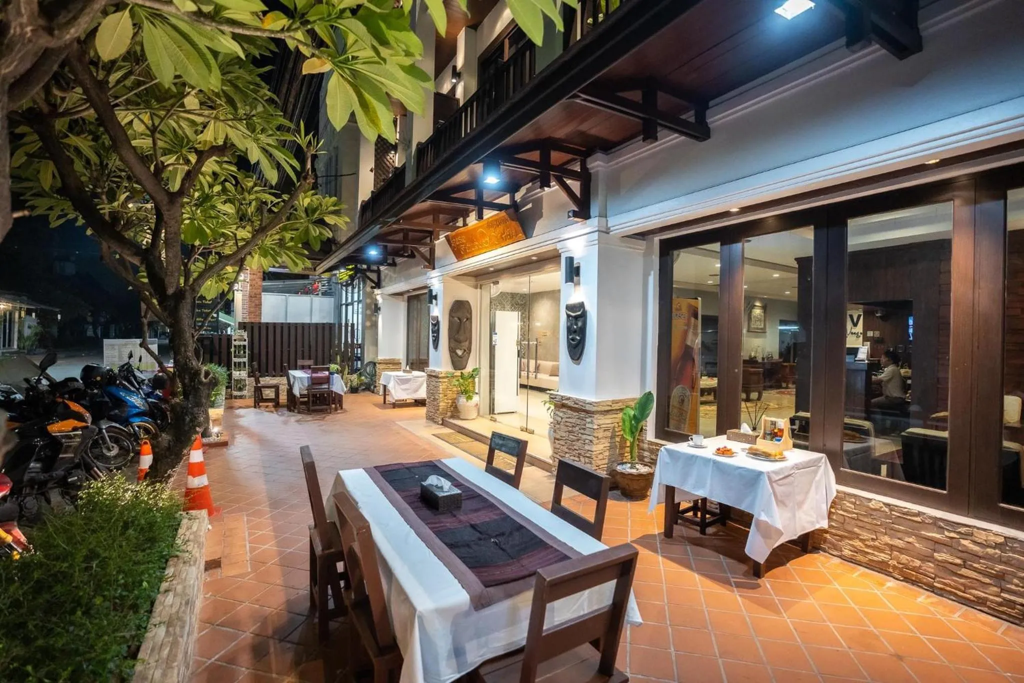 Restaurant/places to eat in Vongkhamsene Boutique Hotel