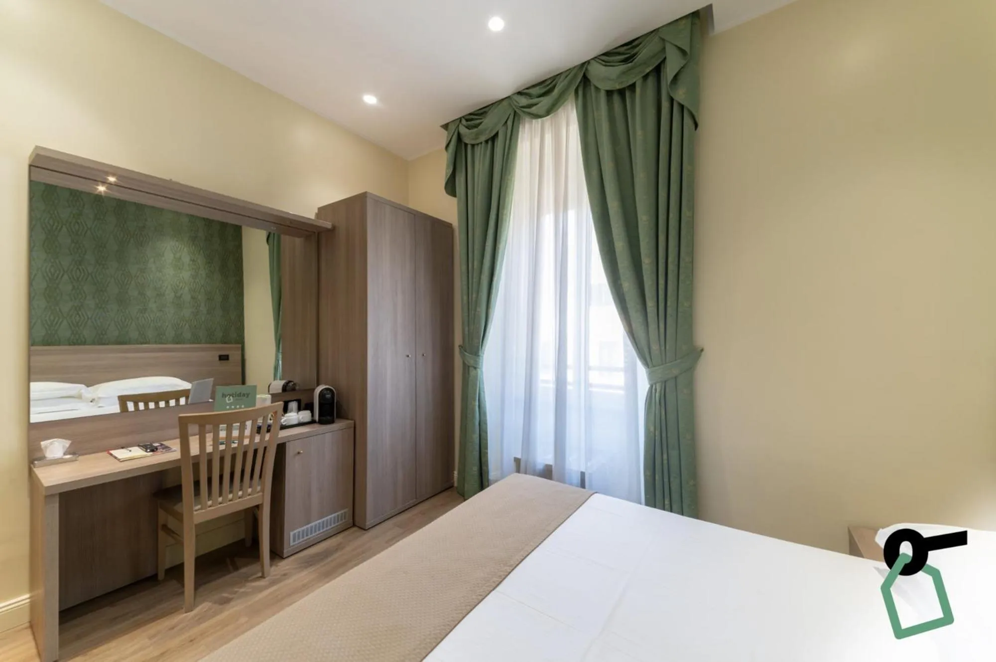 Photo of the whole room, Bed in HOTIDAY Room Collection - Roma Porta Pia