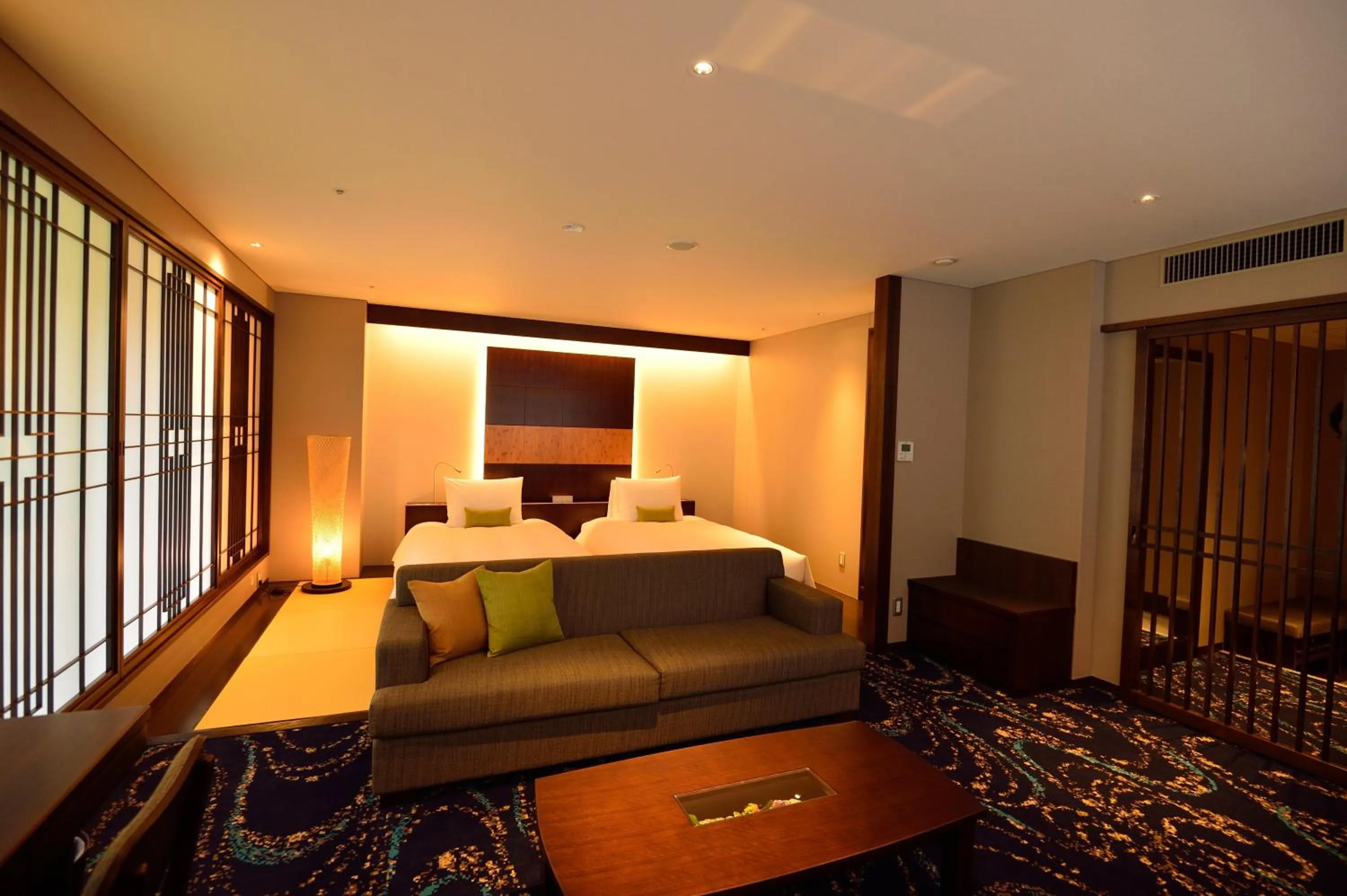 Photo of the whole room, Bed in Hotel Ryumeikan Ochanomizu Honten