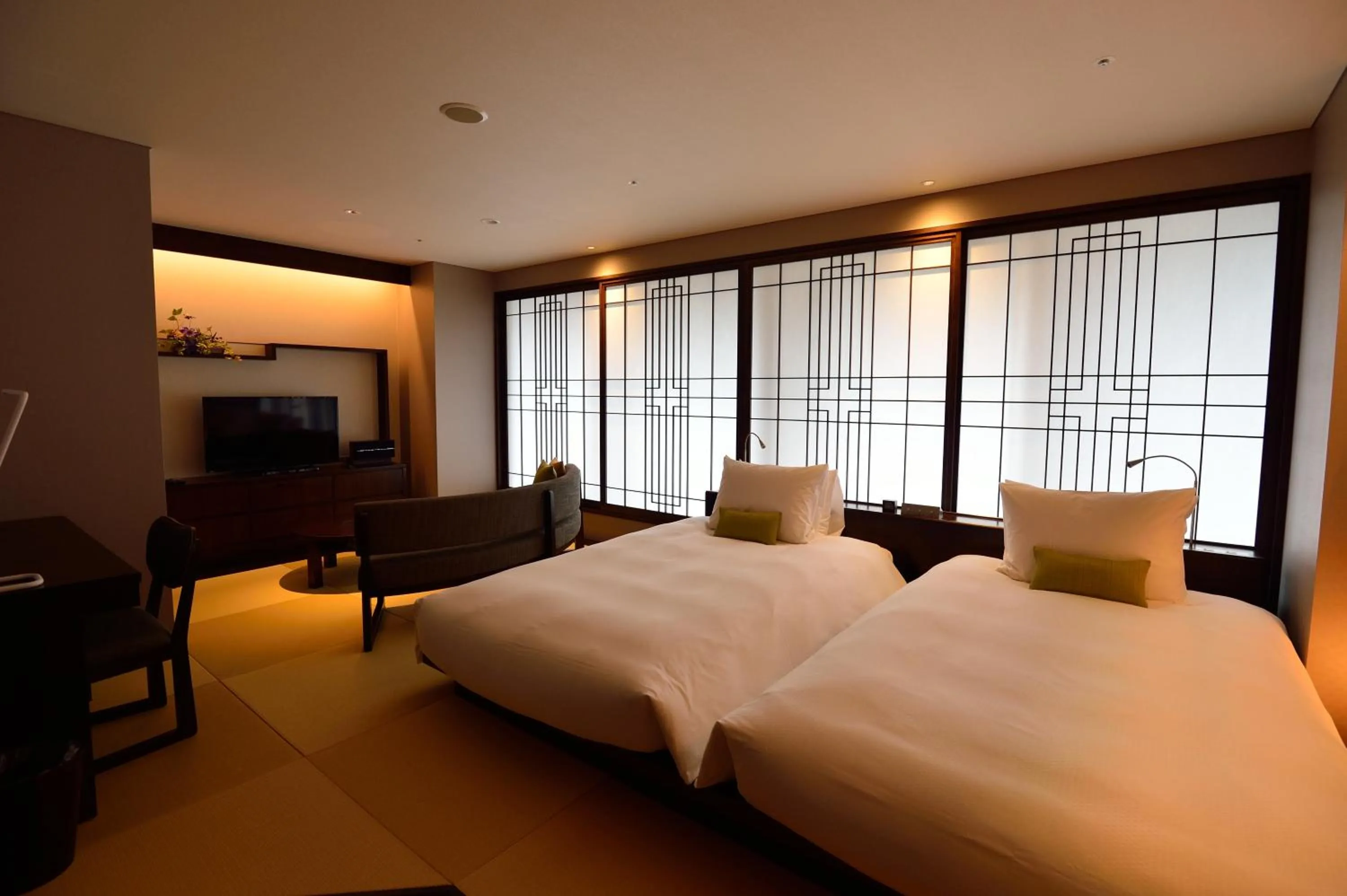 Photo of the whole room, Bed in Hotel Ryumeikan Ochanomizu Honten