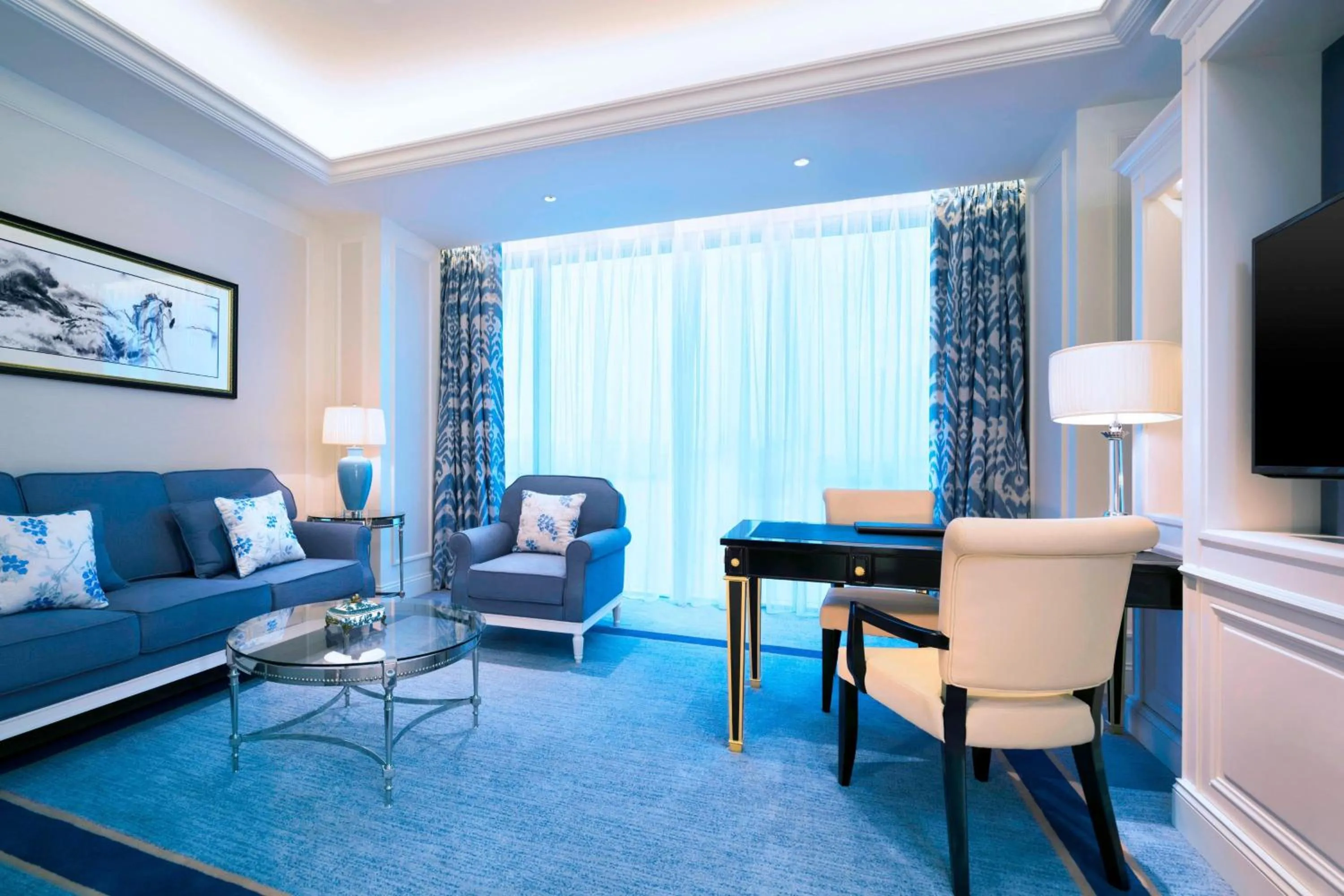 Living room in The Azure Qiantang, a Luxury Collection Hotel, Hangzhou