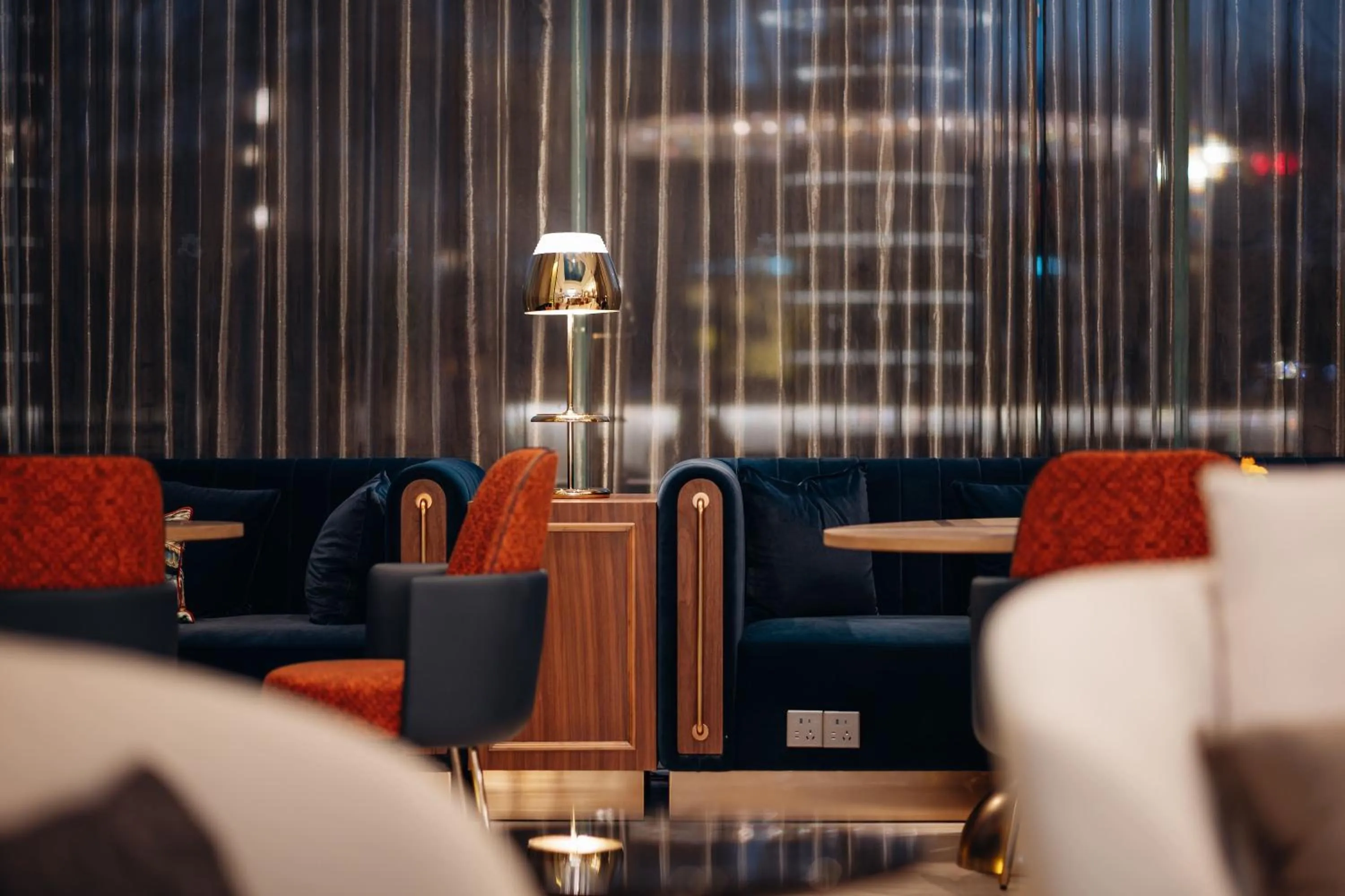 Lounge or bar in The Azure Qiantang, a Luxury Collection Hotel, Hangzhou