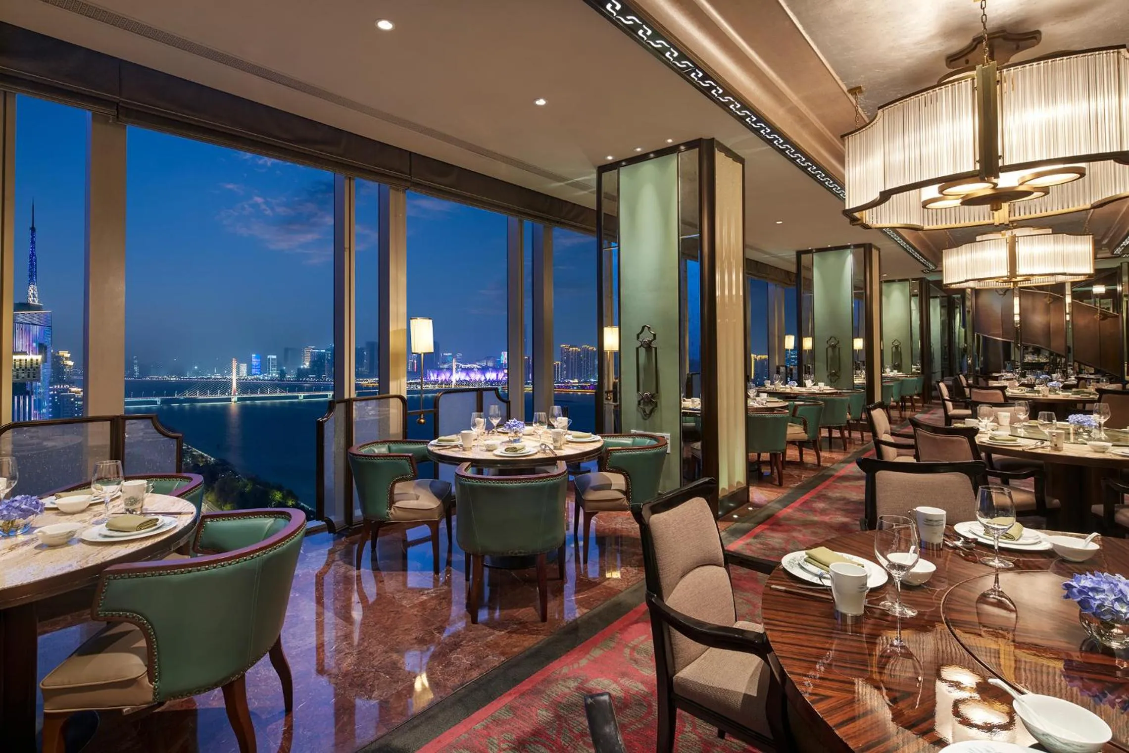 Restaurant/places to eat in The Azure Qiantang, a Luxury Collection Hotel, Hangzhou