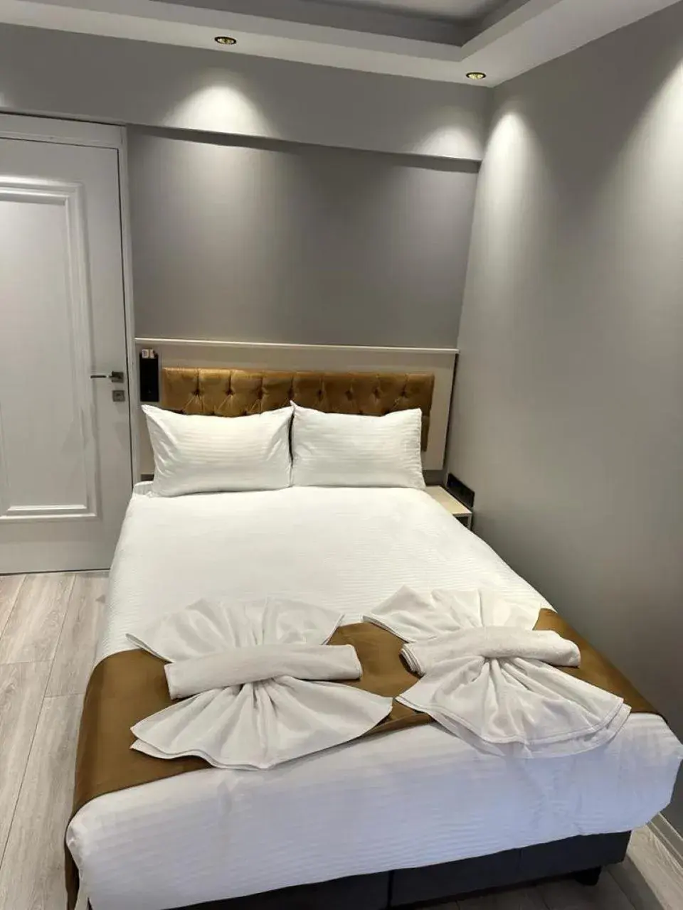 Bed in Sareban Hotel Istanbul Bed in Sareban Hotel Istanbul