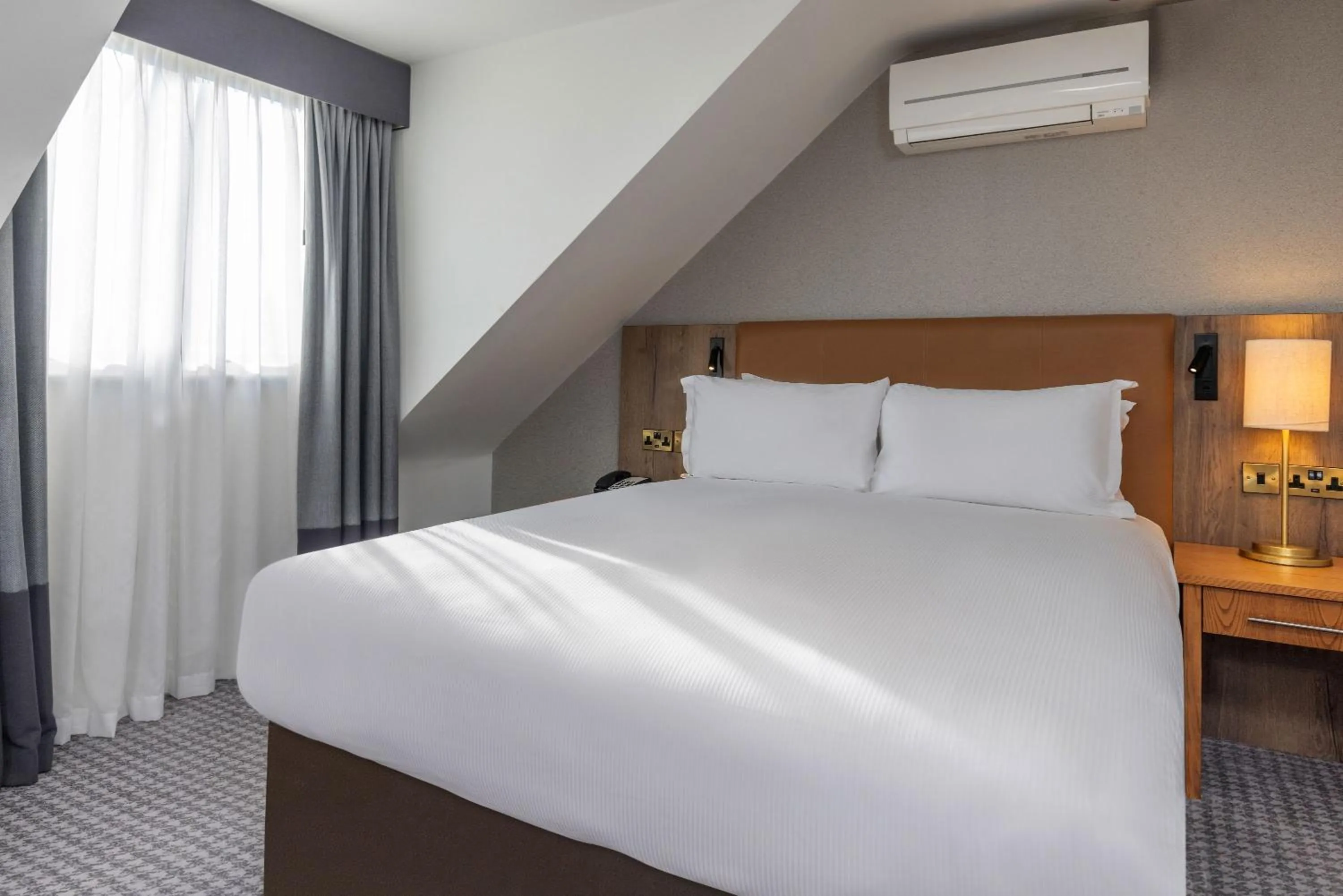 Bed in Oxford Belfry Hotel & Spa