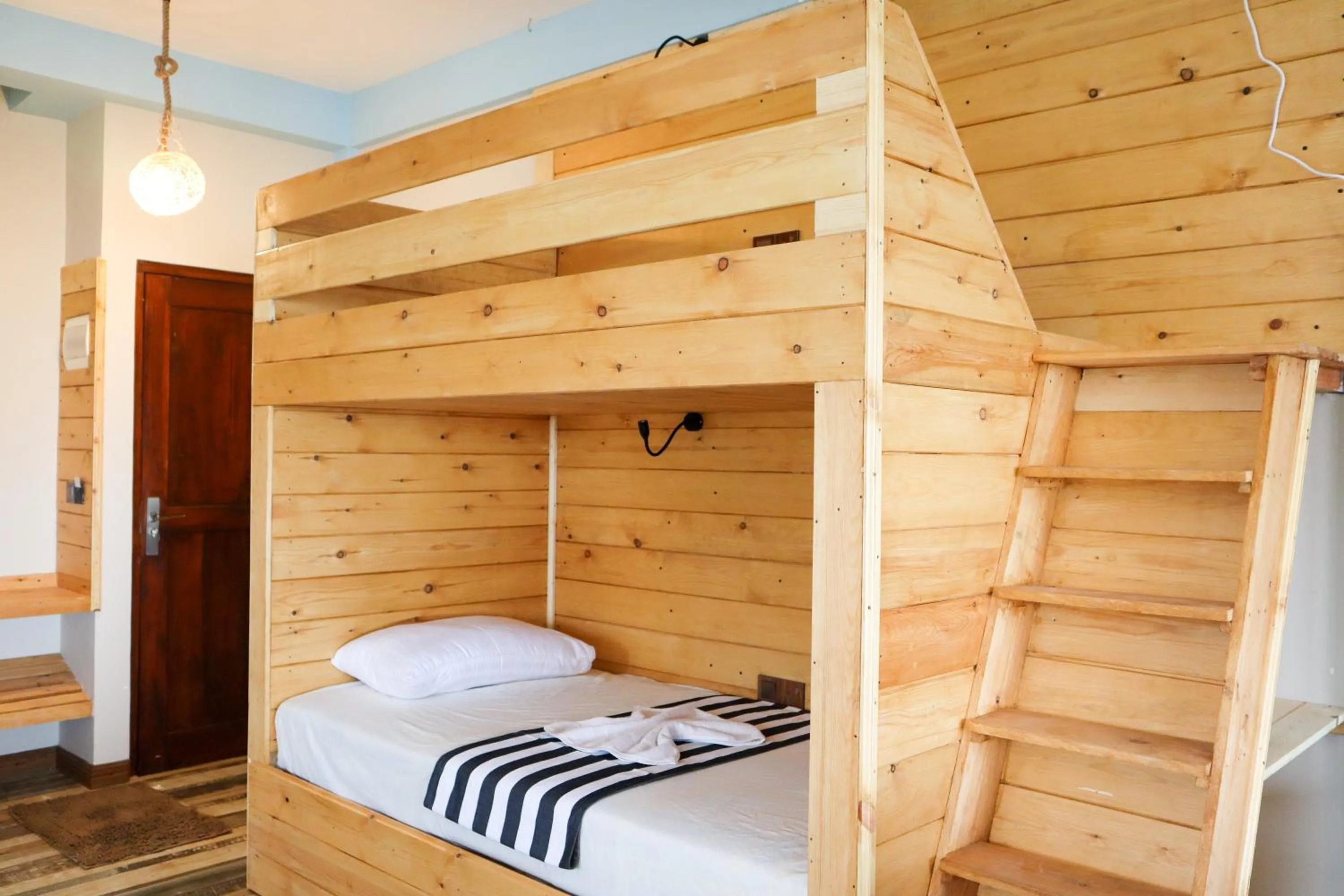 bunk bed, Bed in Green Hill