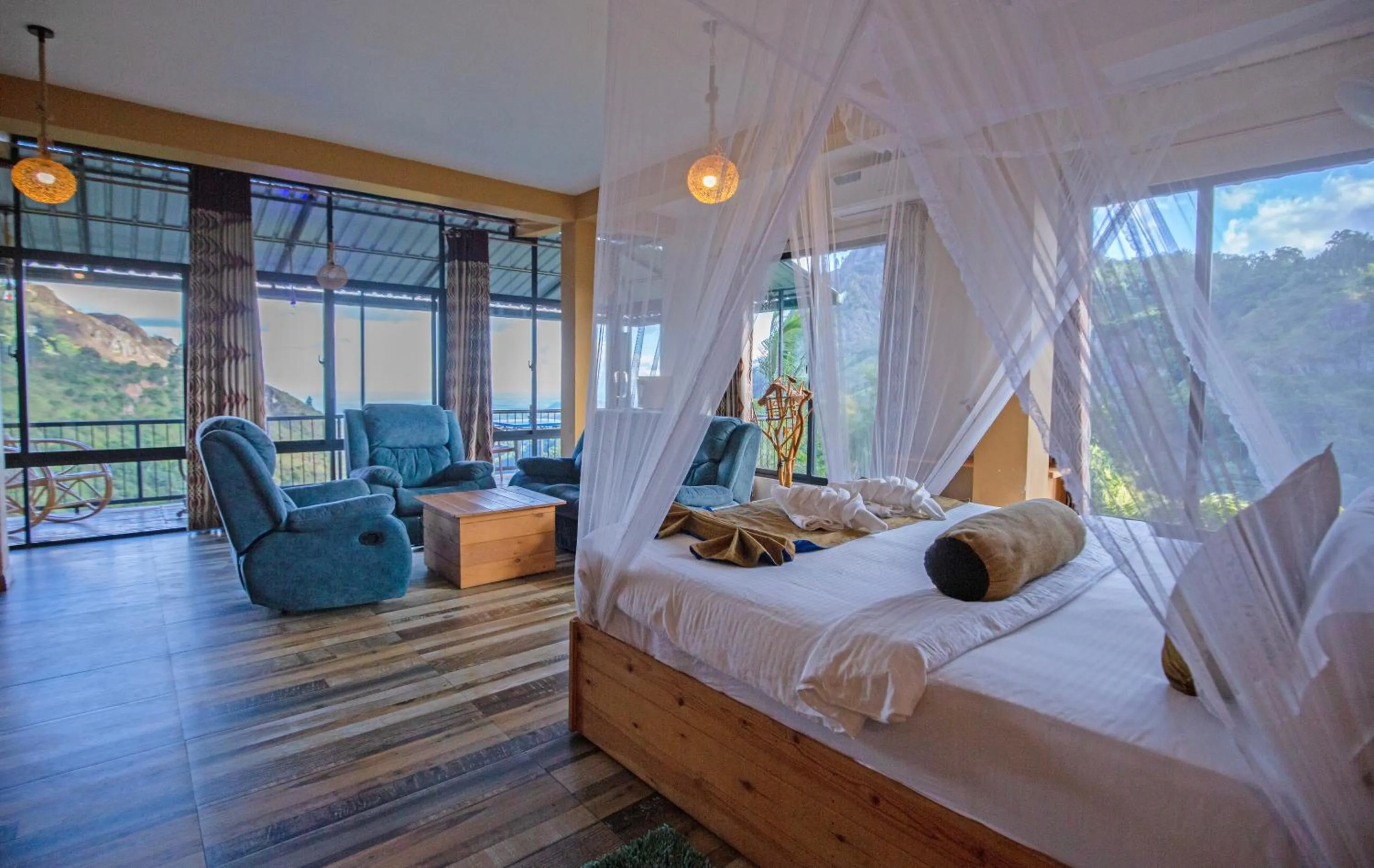 Bedroom, Bed in Green Hill