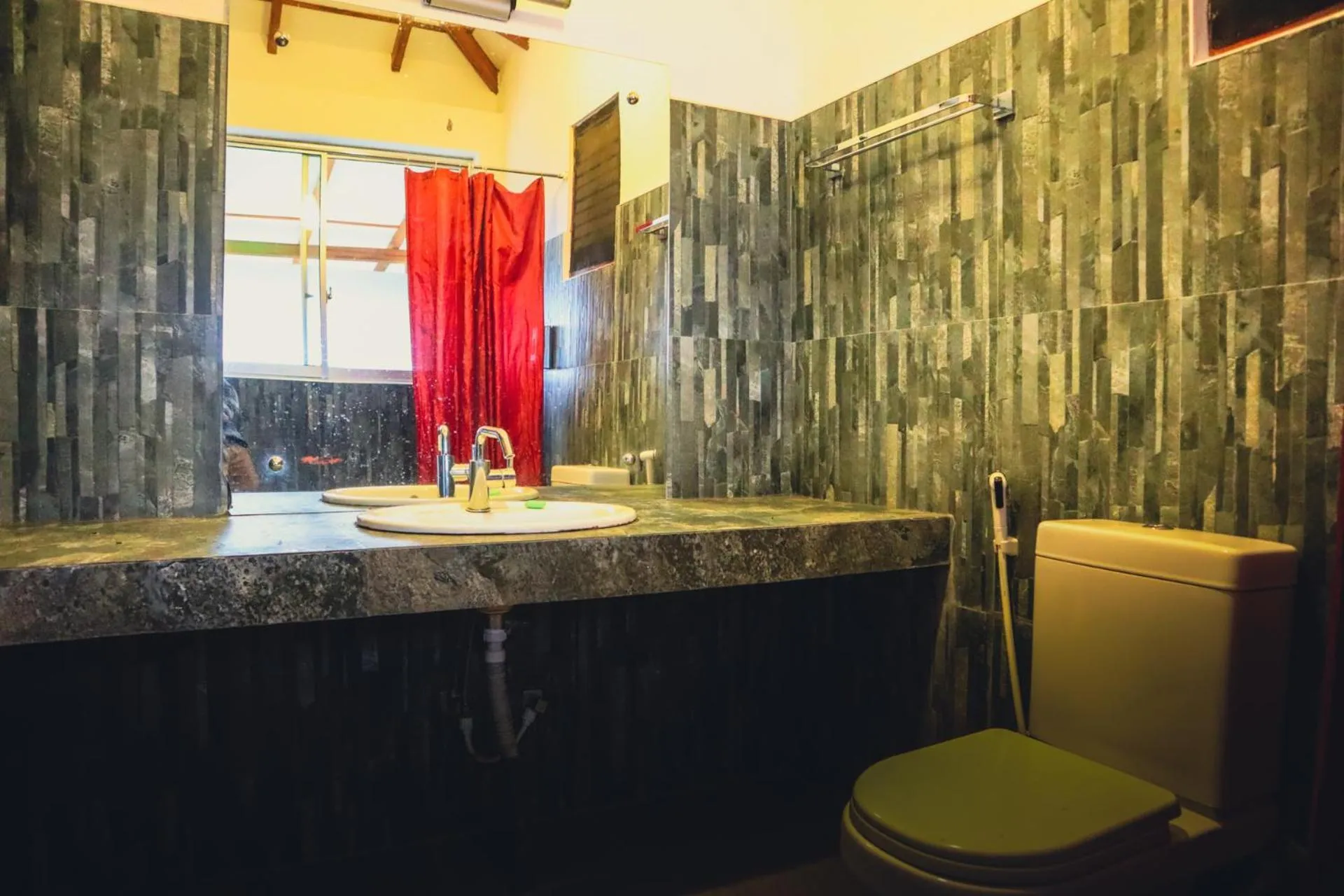 Bathroom in Green Hill