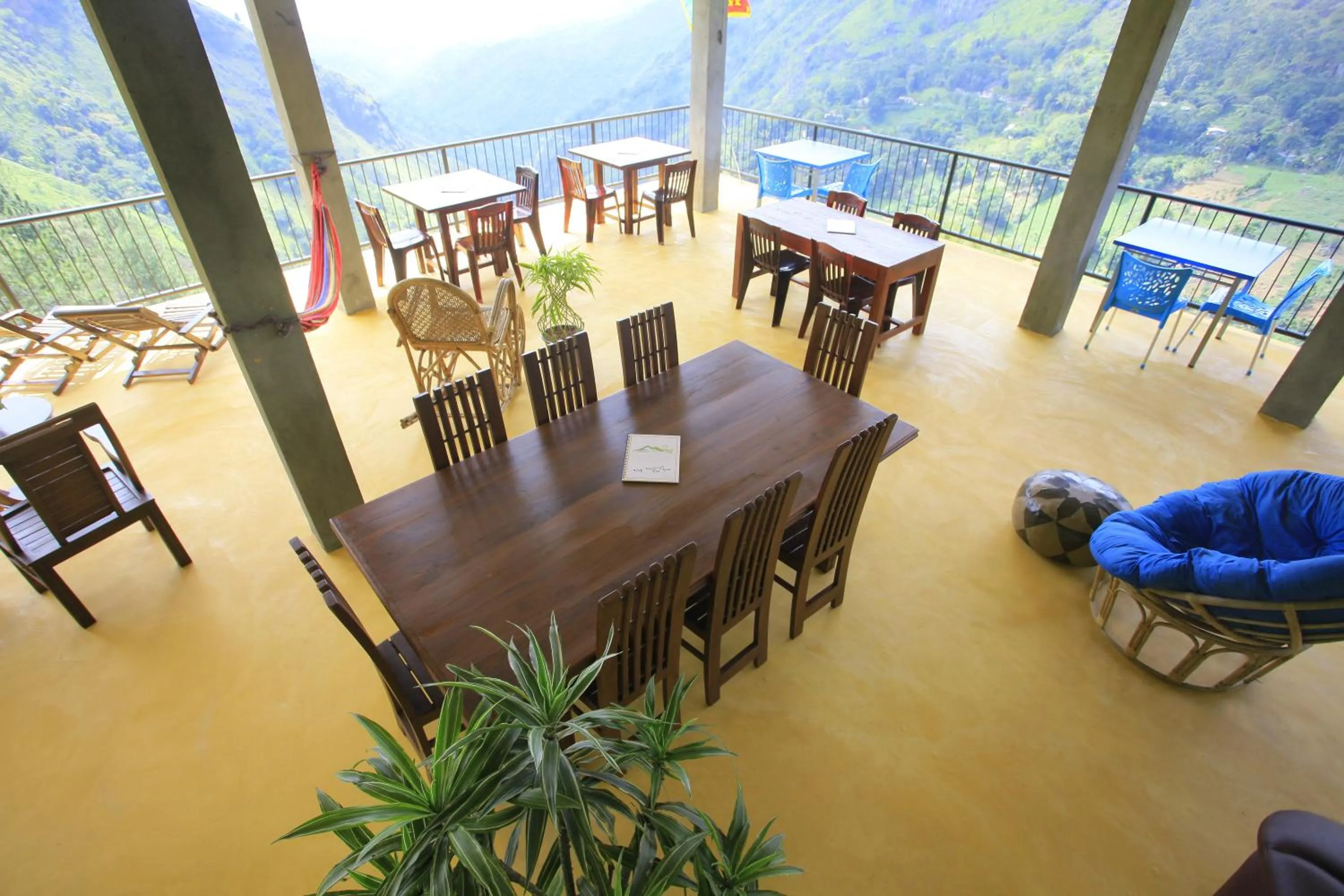 Restaurant/places to eat in Green Hill