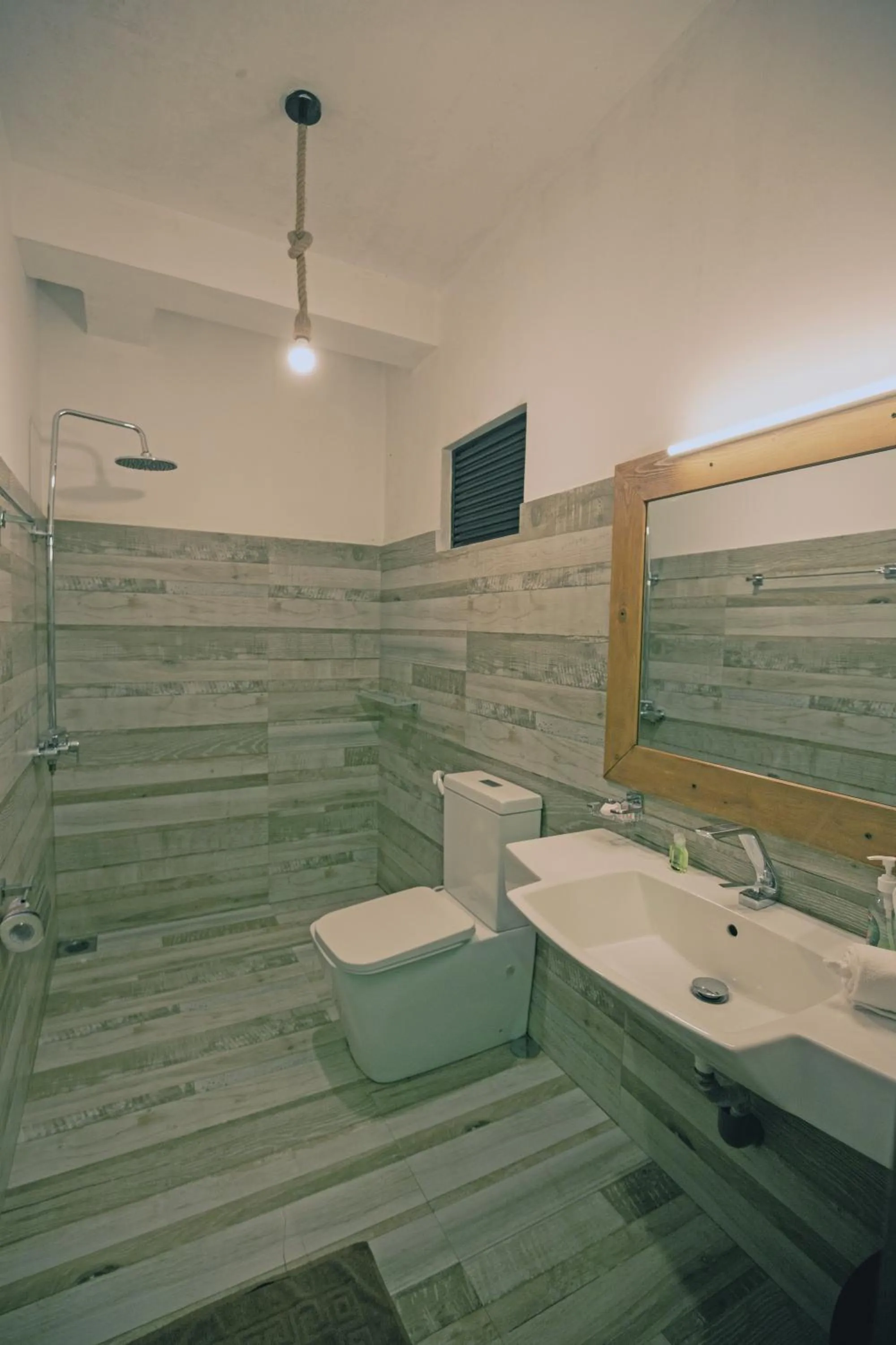 Bathroom in Green Hill