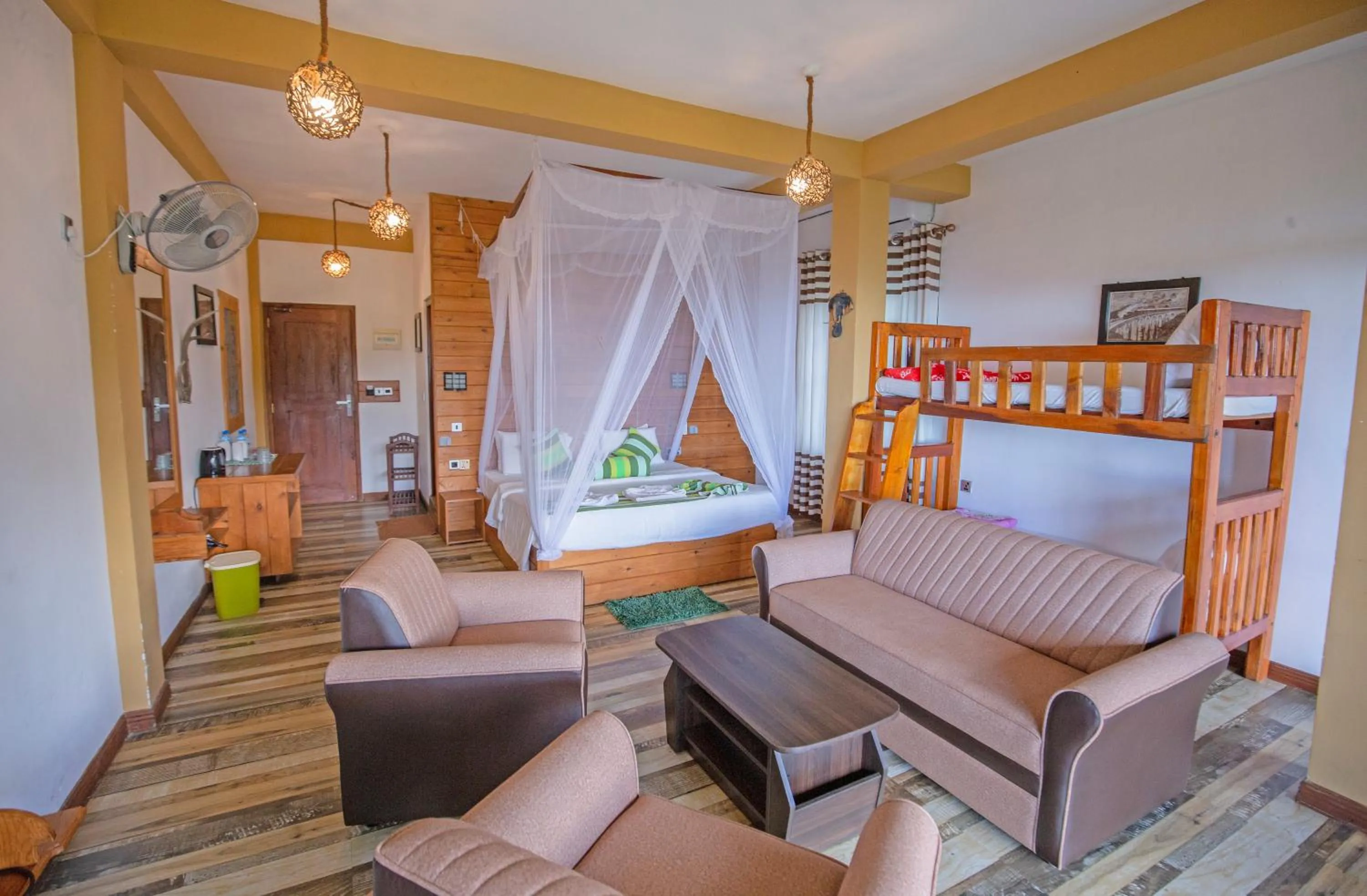 Bedroom, Bed in Green Hill