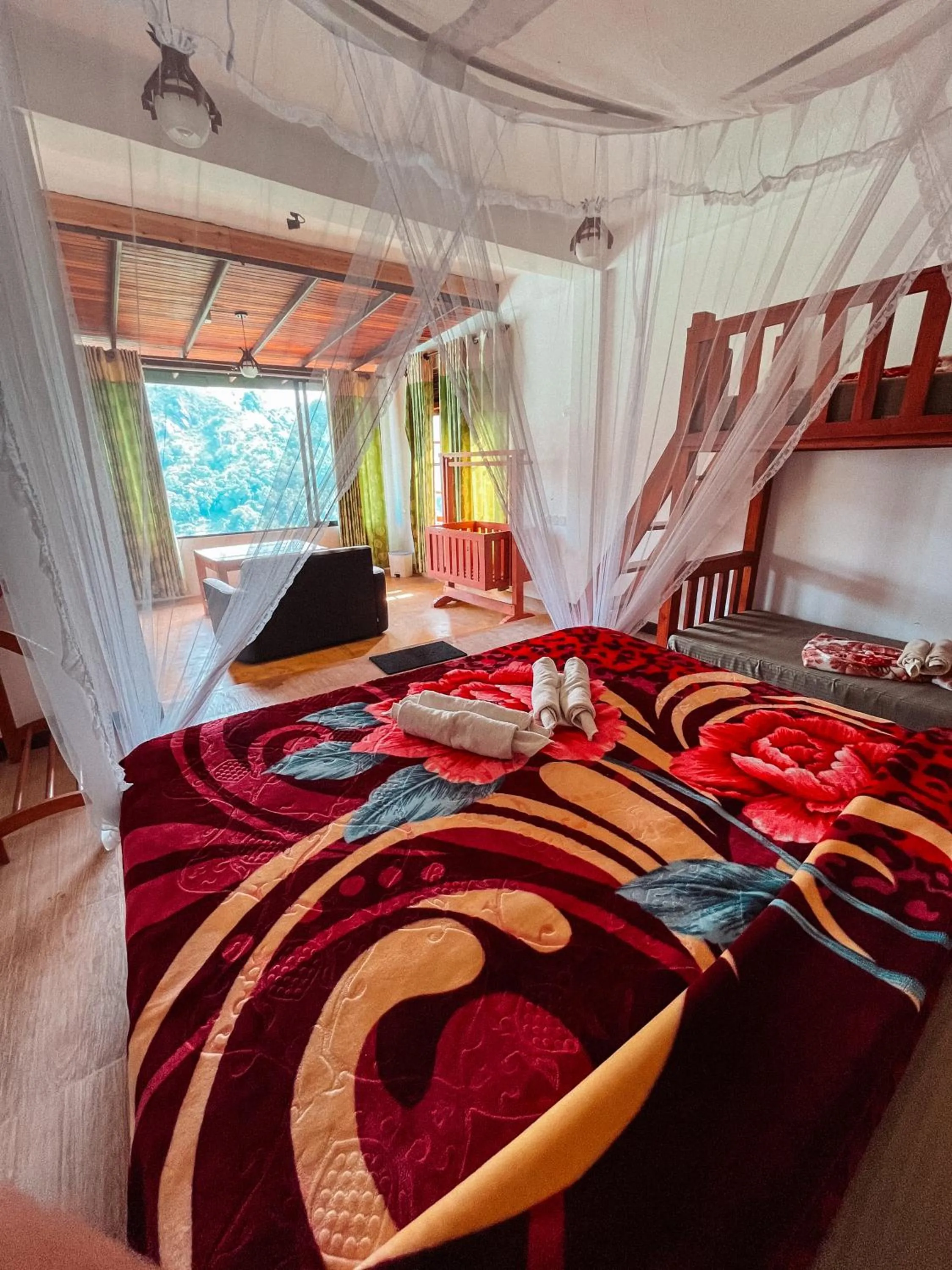 Bedroom, Bed in Green Hill