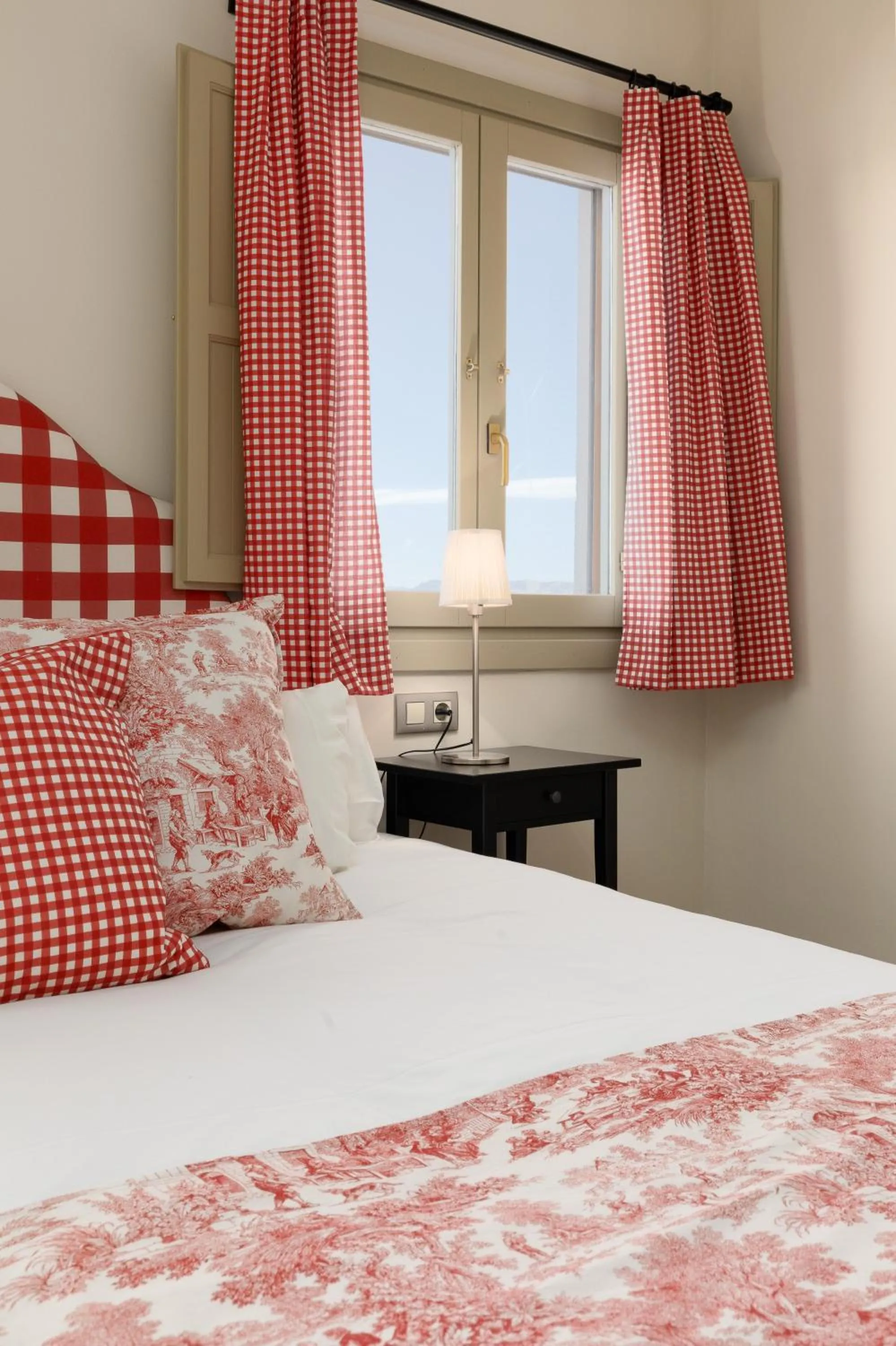Bed in Maison Muralleta B&B