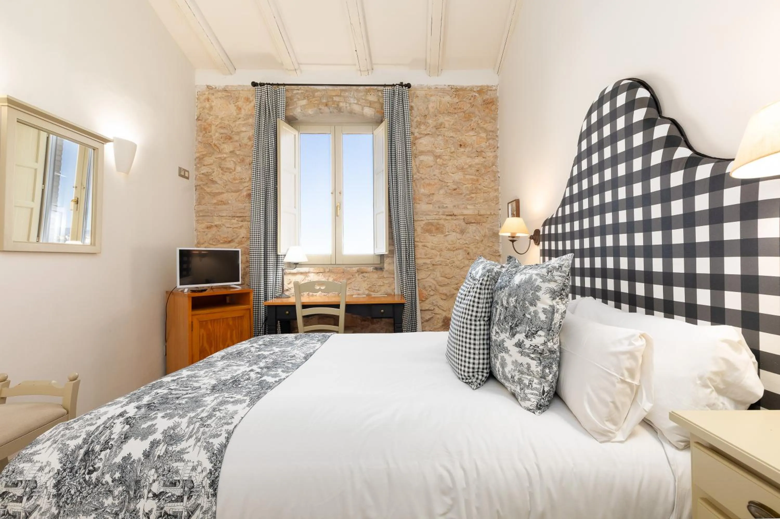 Bed in Maison Muralleta B&B