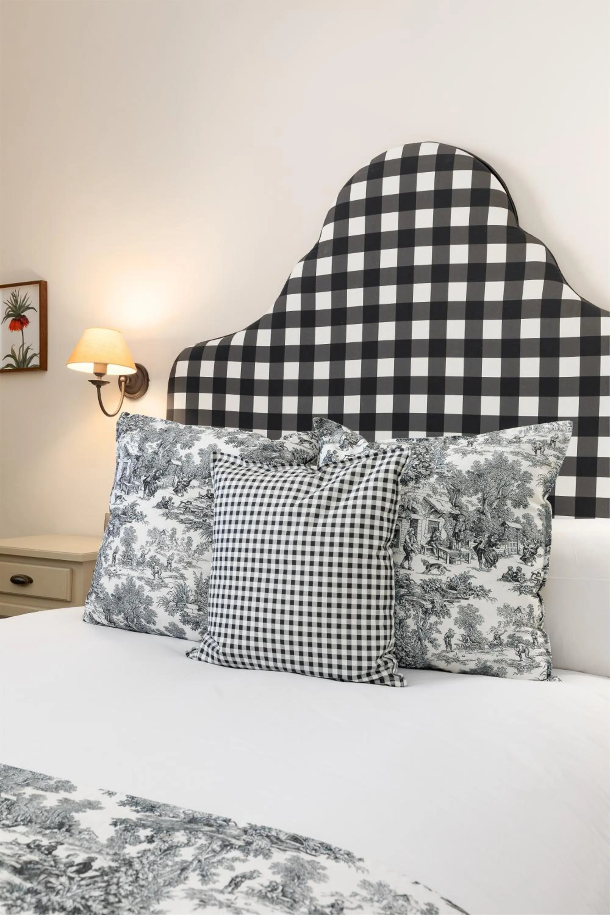 Bed in Maison Muralleta B&B