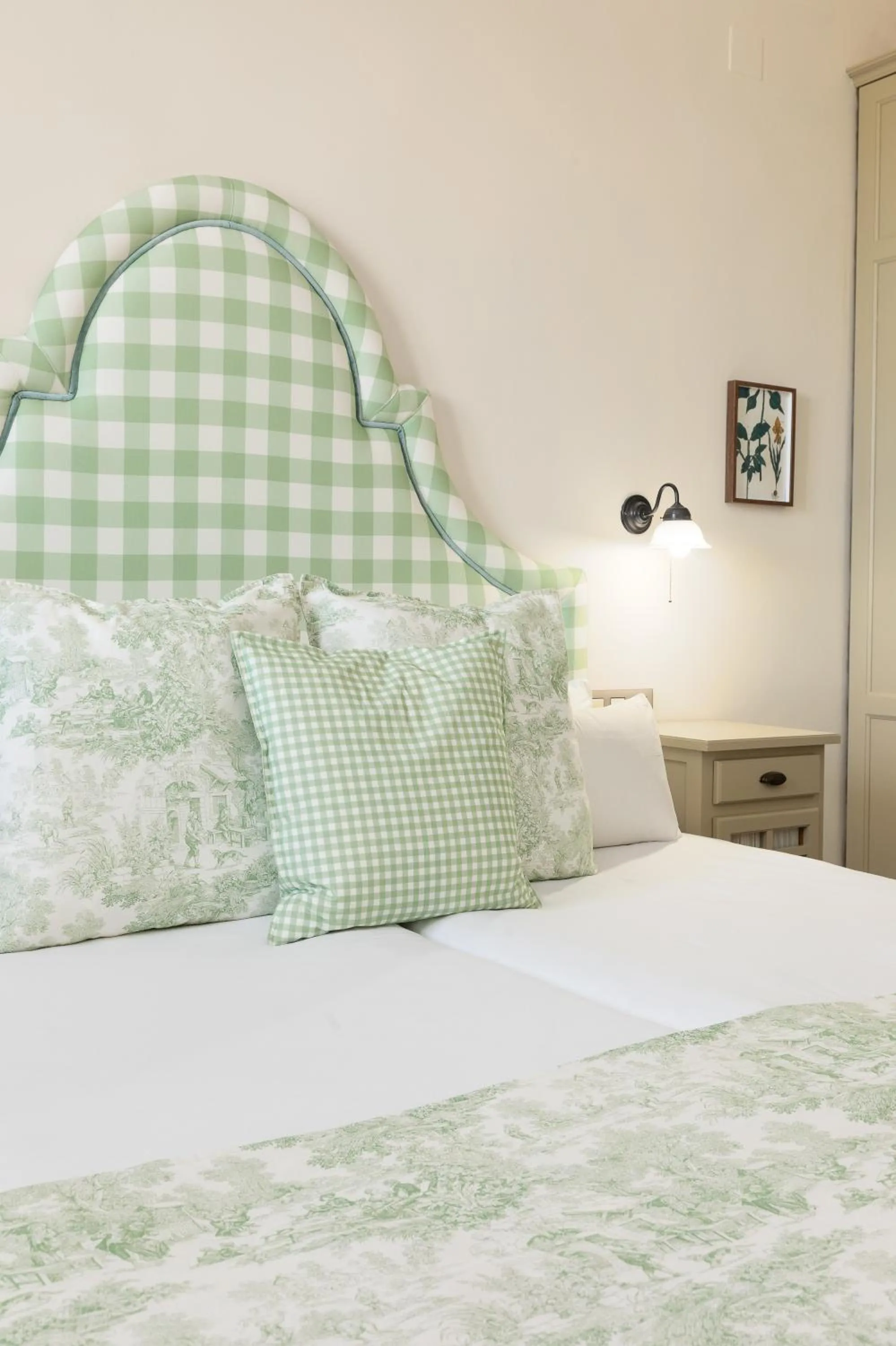 Bed in Maison Muralleta B&B