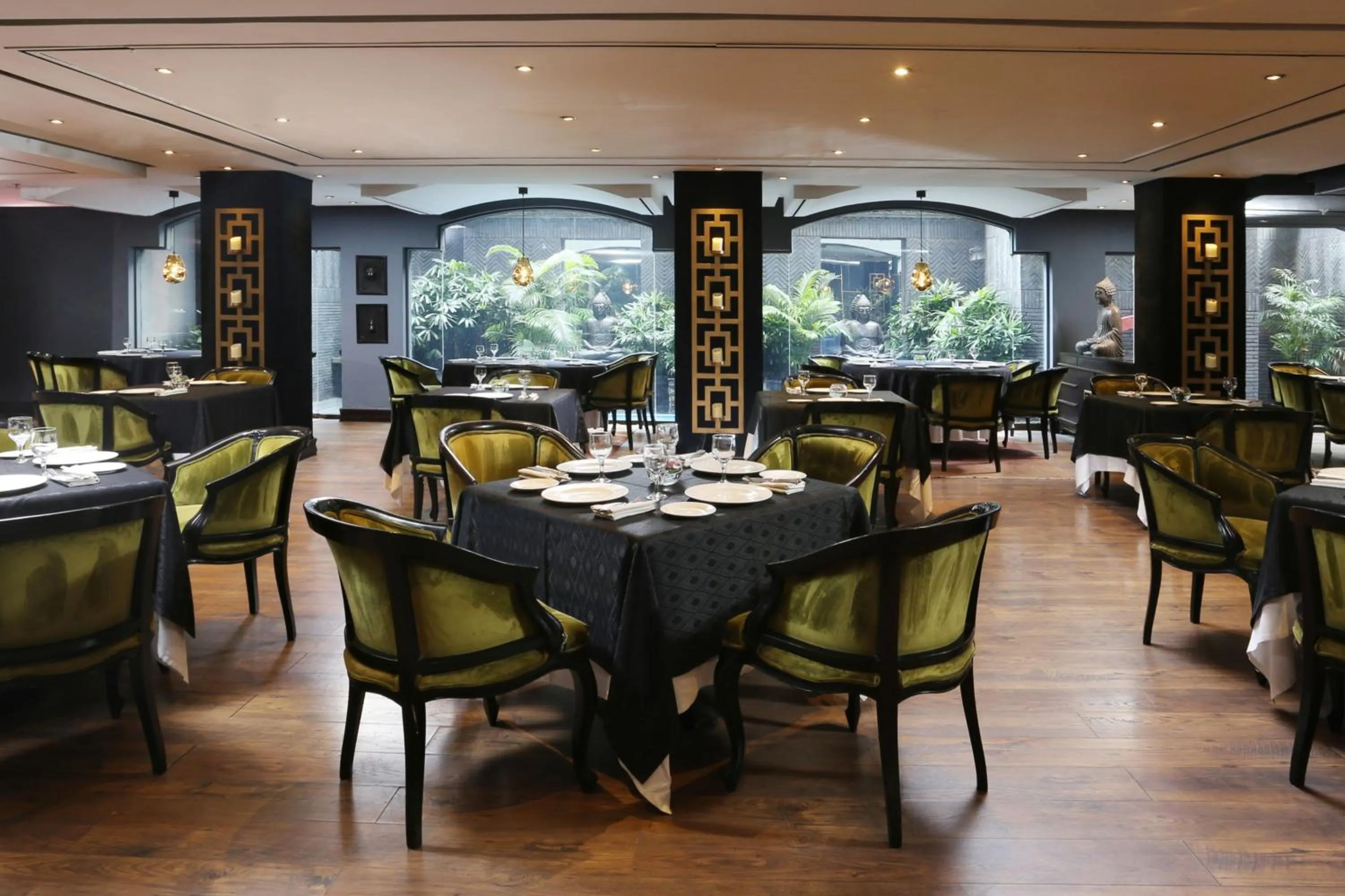 Restaurant/places to eat in Four Points by Sheraton Lahore