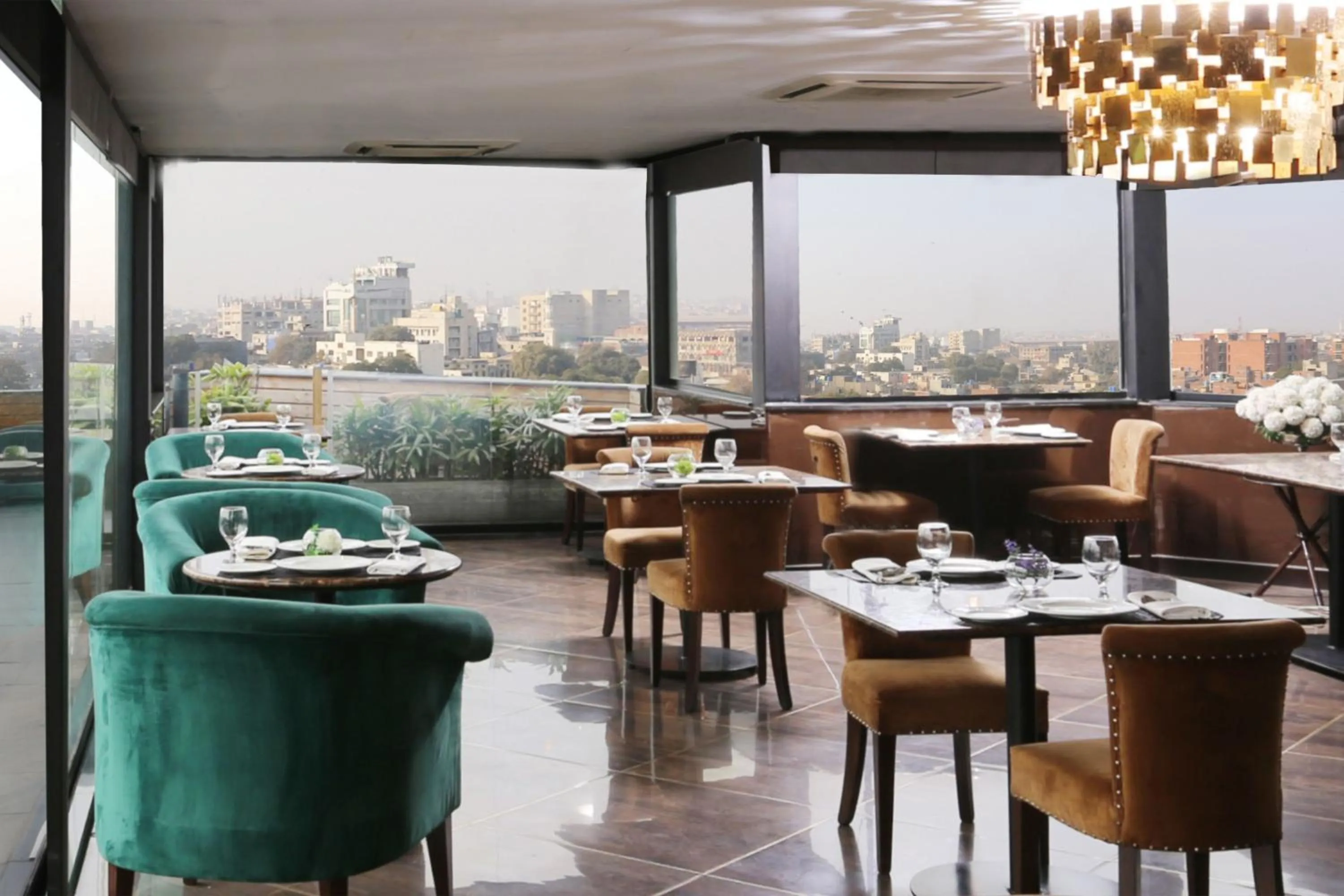 Restaurant/places to eat in Four Points by Sheraton Lahore