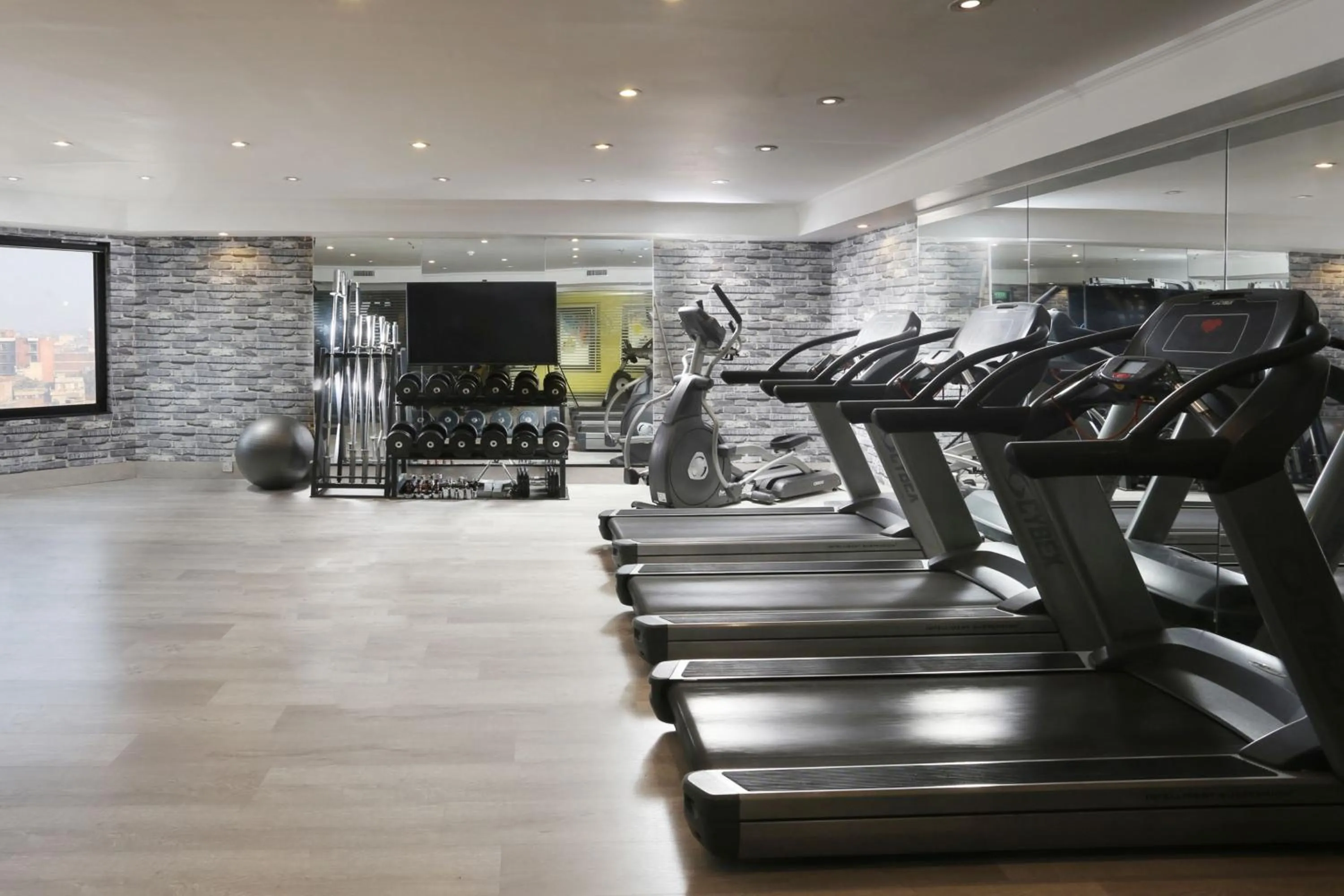 Fitness centre/facilities in Four Points by Sheraton Lahore