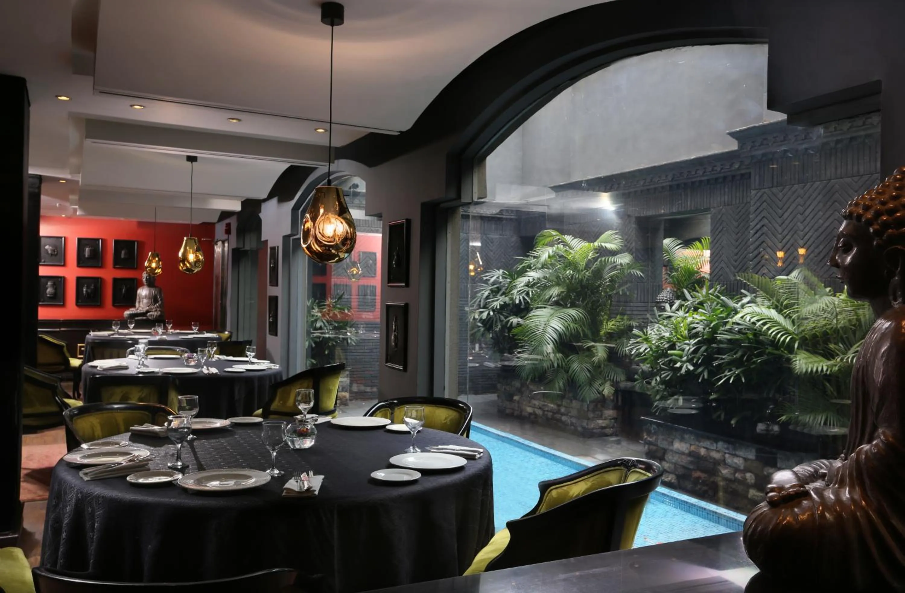 Restaurant/places to eat in Four Points by Sheraton Lahore