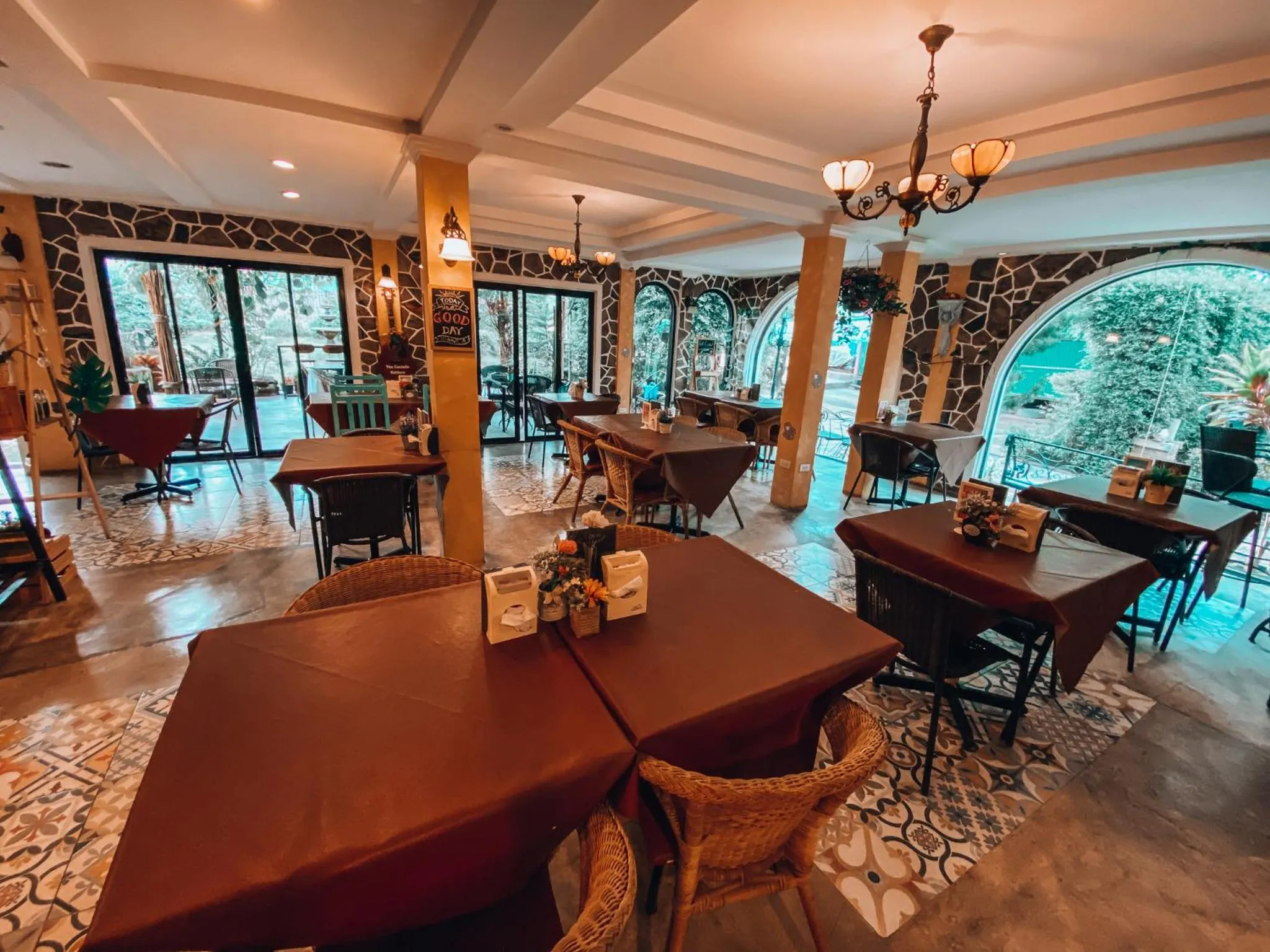 Restaurant/places to eat in The Castello Resort