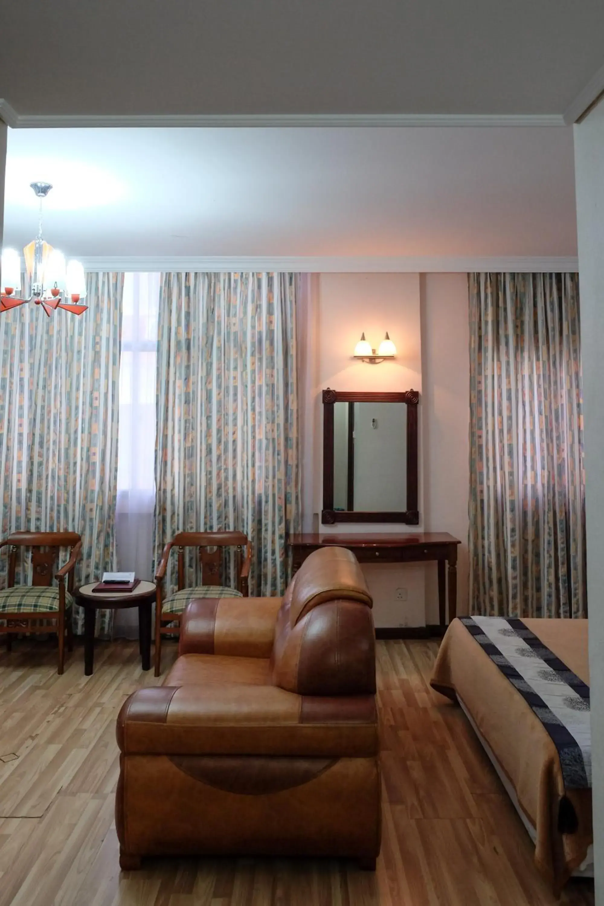 Library in Jeruton Hotel Library in Jeruton Hotel