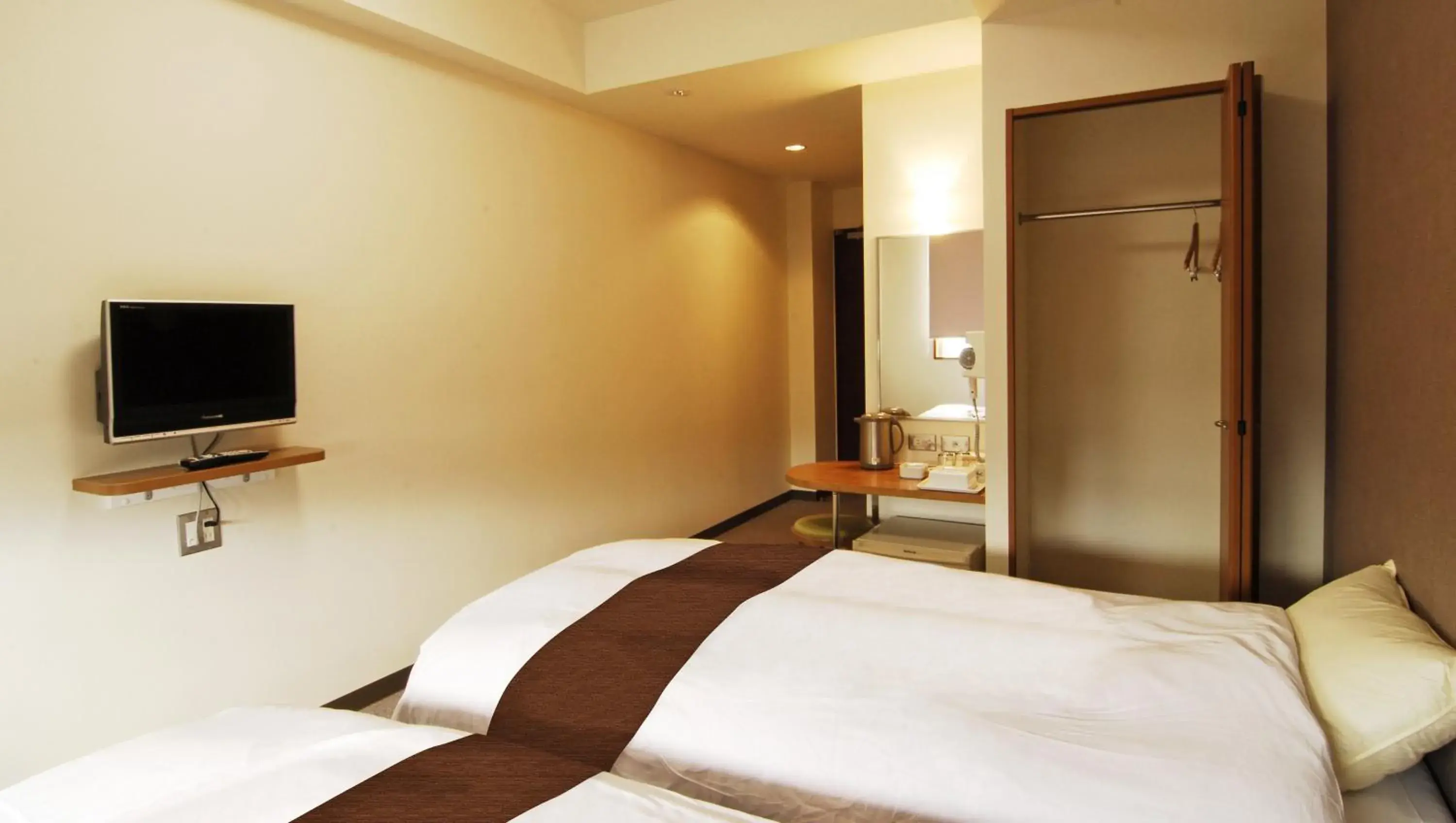 Twin Room - single occupancy in Kasugai View Hotel Twin Room - single occupancy in Kasugai View Hotel